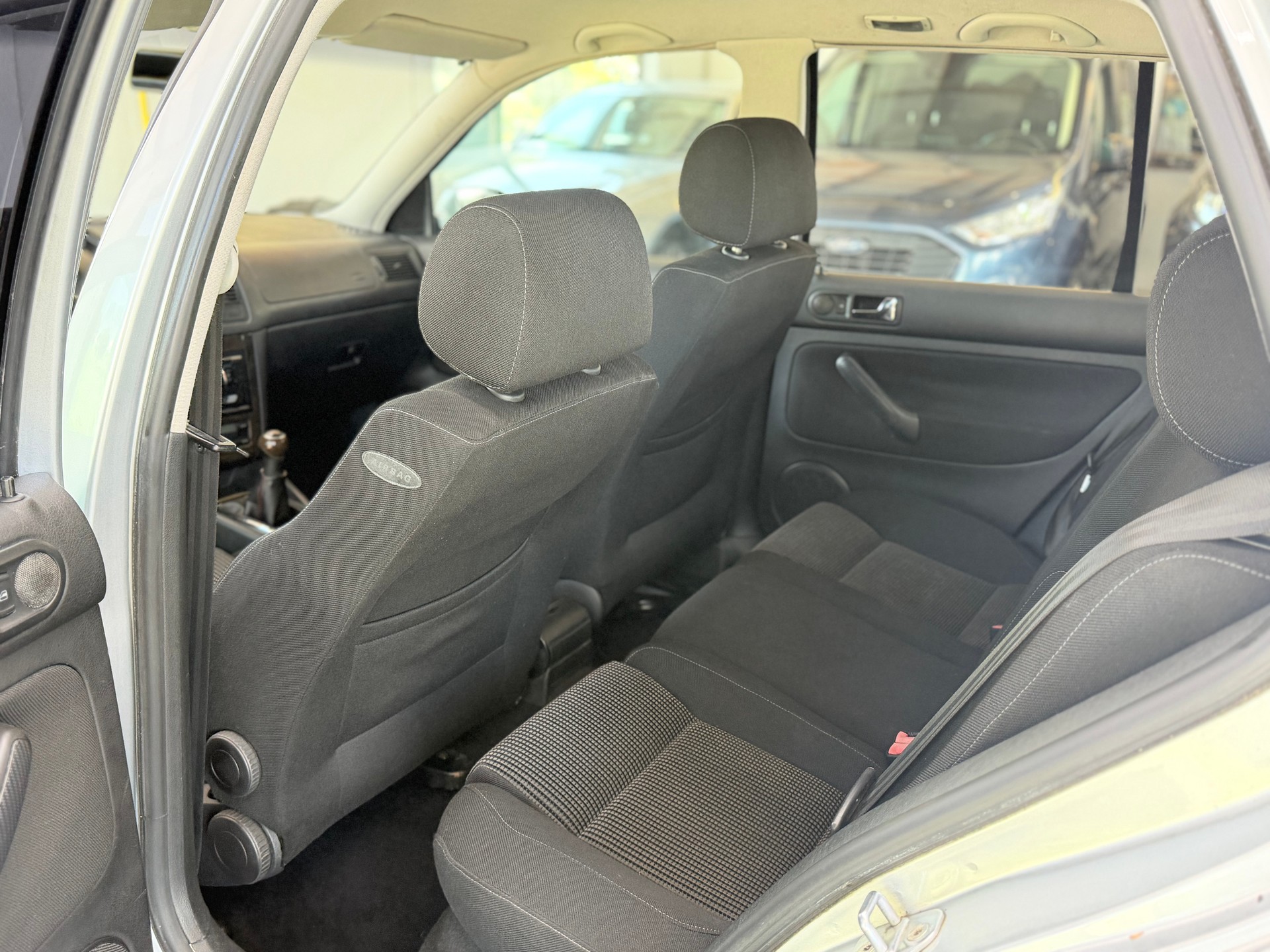 VW Golf 1.8 T GTI-image-8