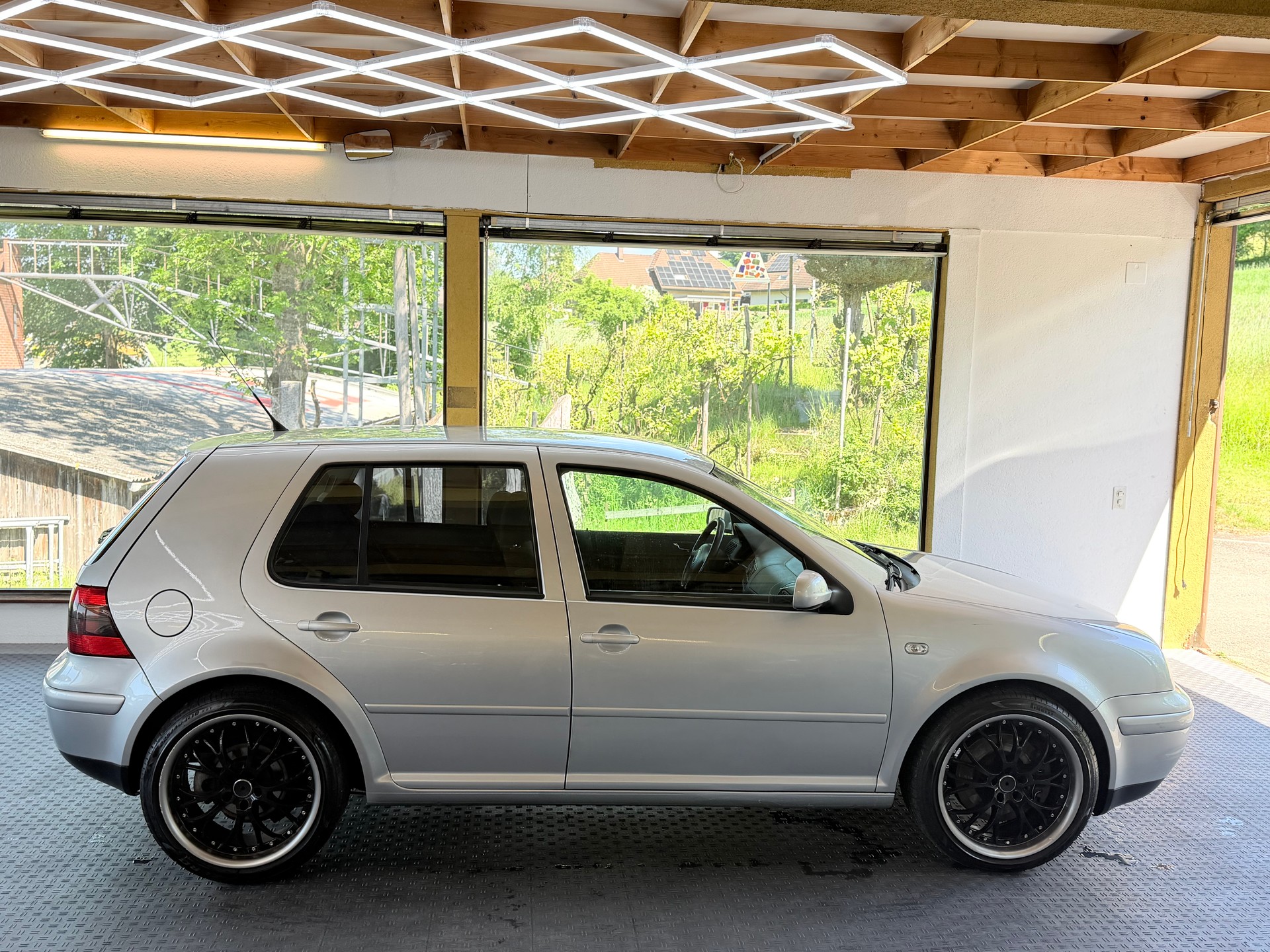 VW Golf 1.8 T GTI-image-3