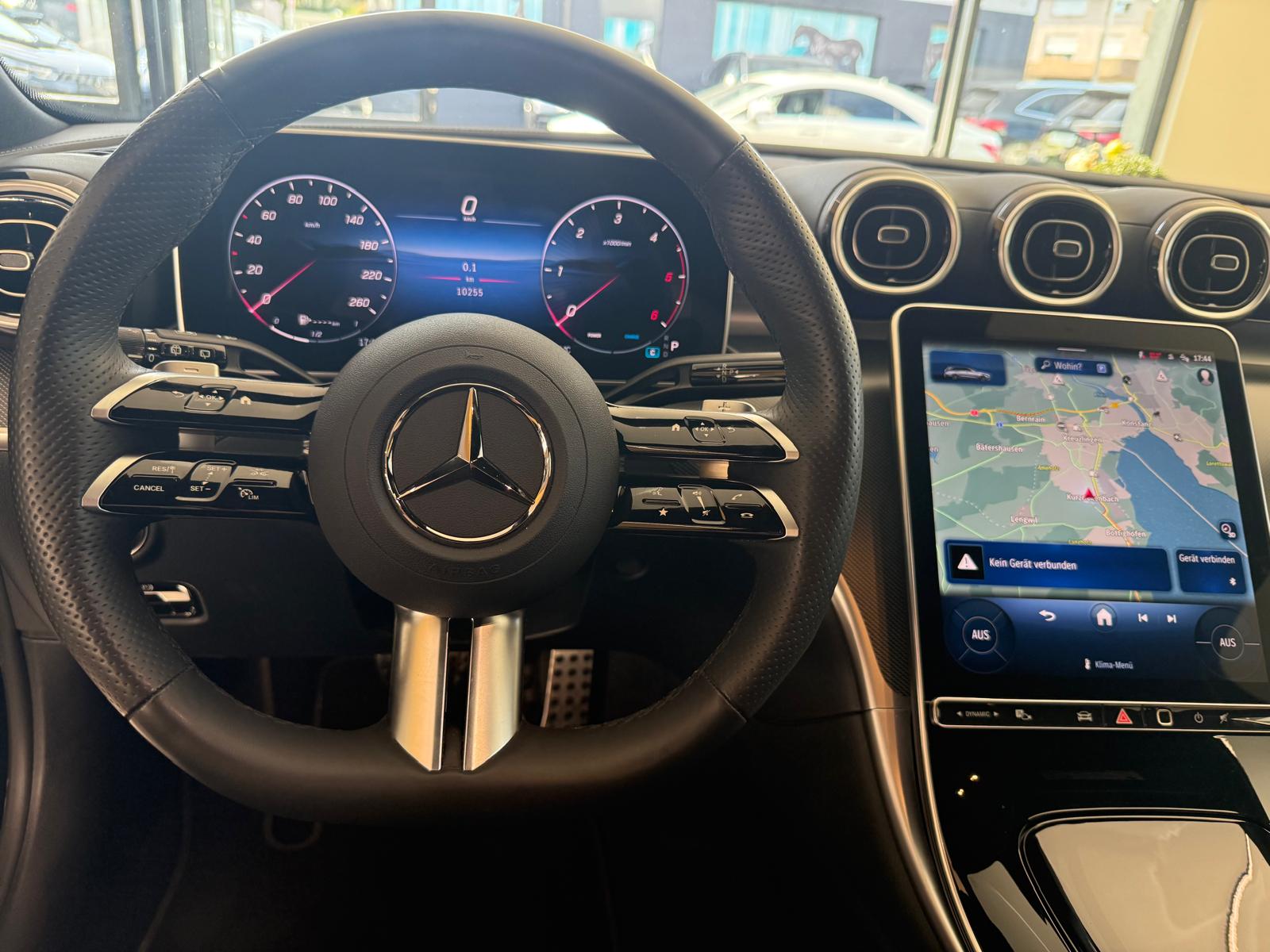 MERCEDES-BENZ C 220 d T AMG Line-image-12