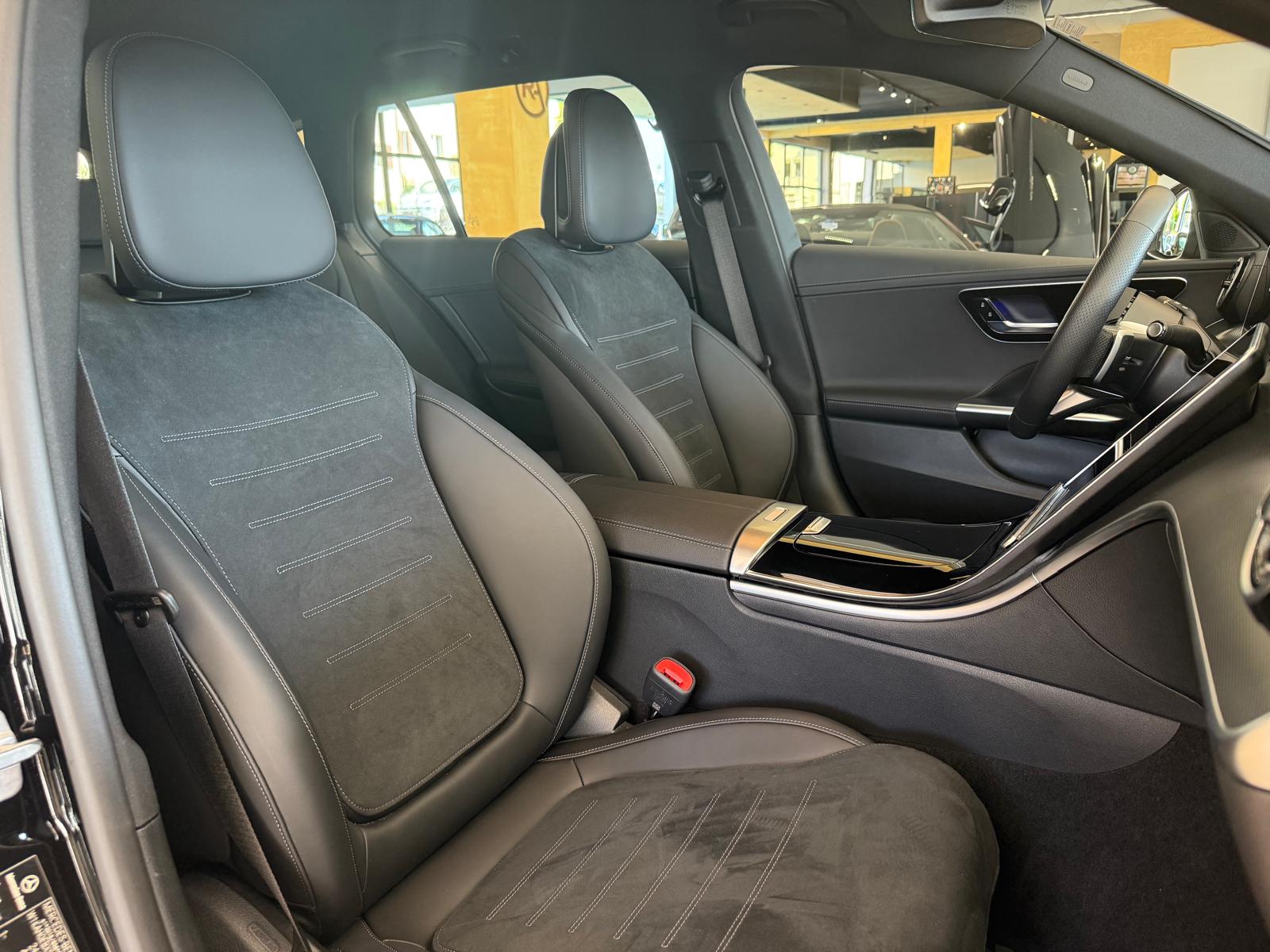 MERCEDES-BENZ C 220 d T AMG Line-image-15
