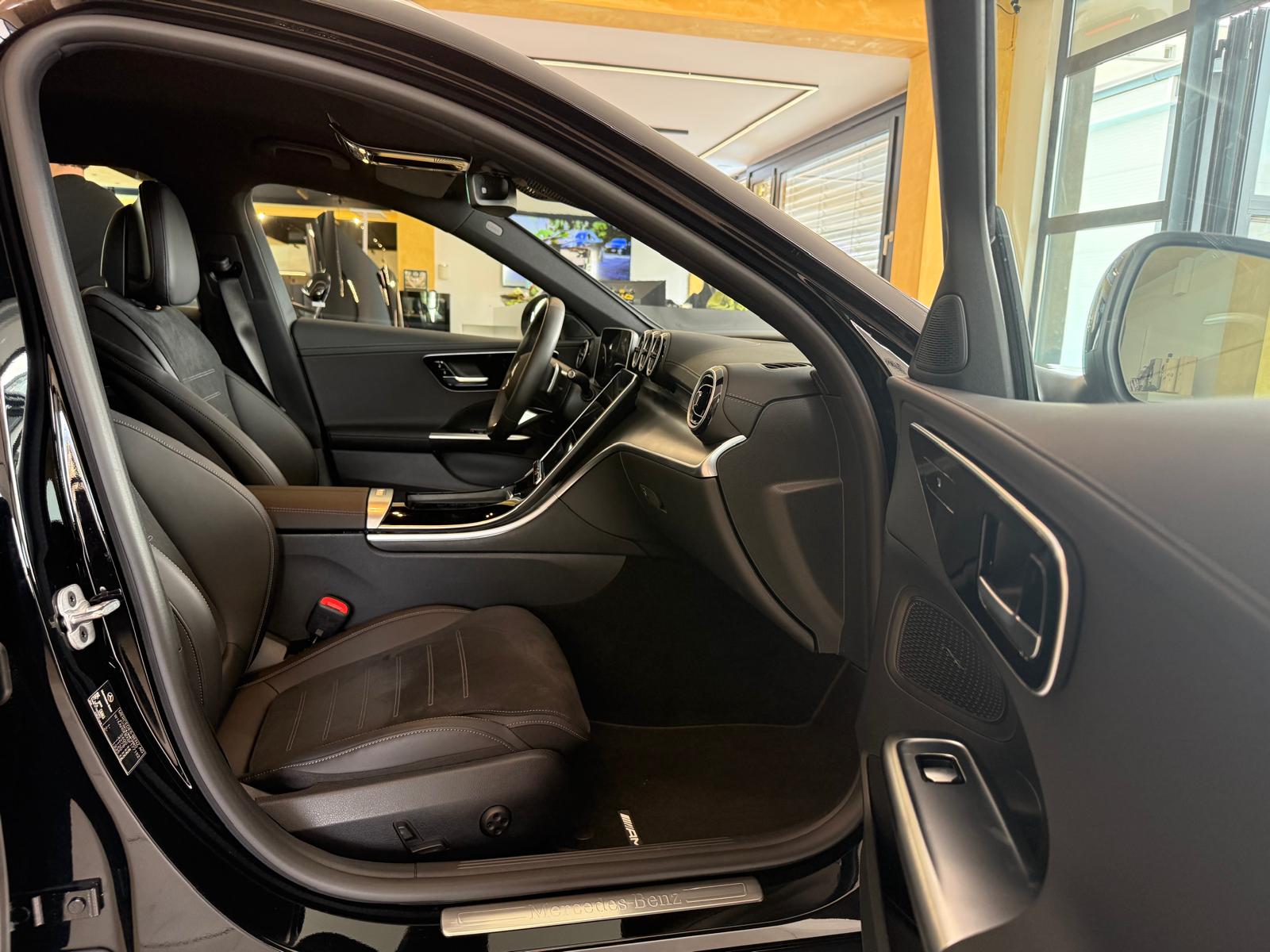 MERCEDES-BENZ C 220 d AMG Line Advance-image-14