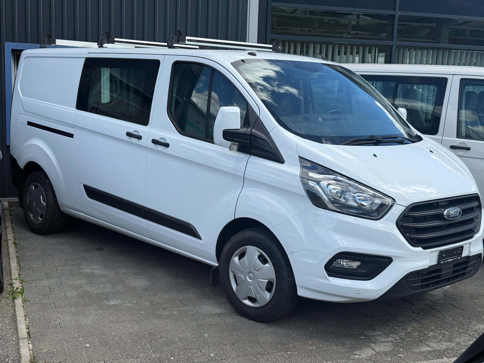 FORD Transit Custom Van 320 L2H1 Trend-image-0