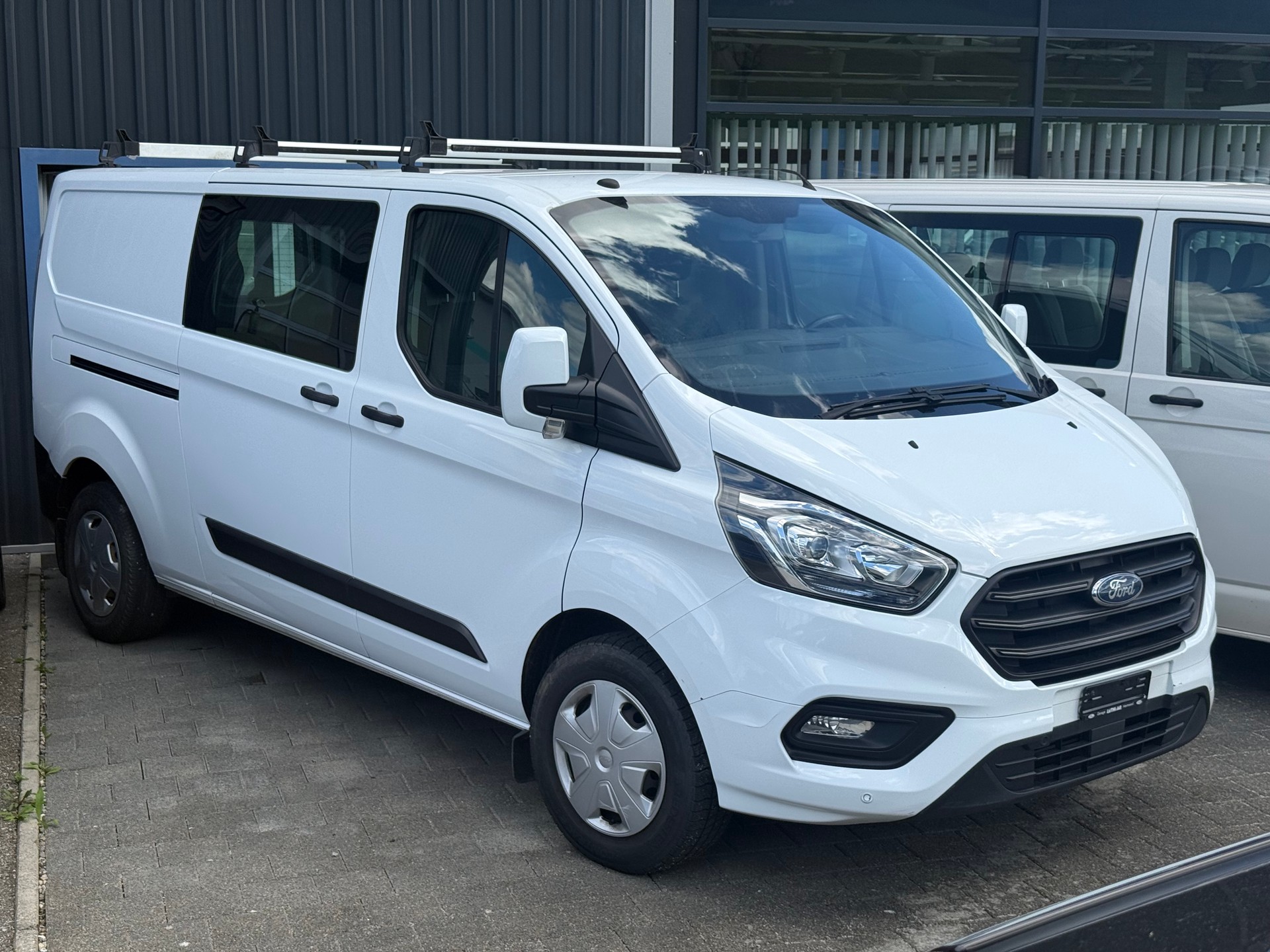 FORD Transit Custom Van 320 L2H1 Trend-image-3