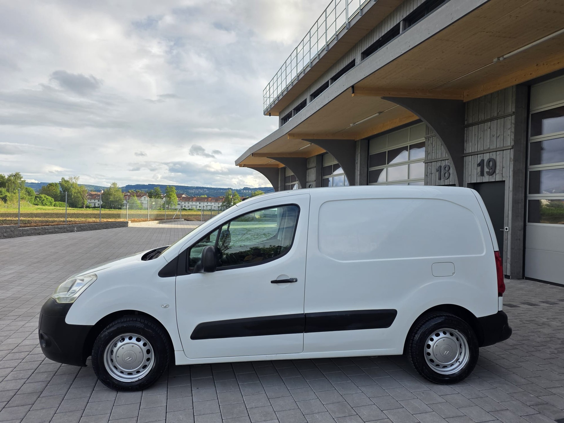 CITROEN Berlingo 1.6i 600-image-5