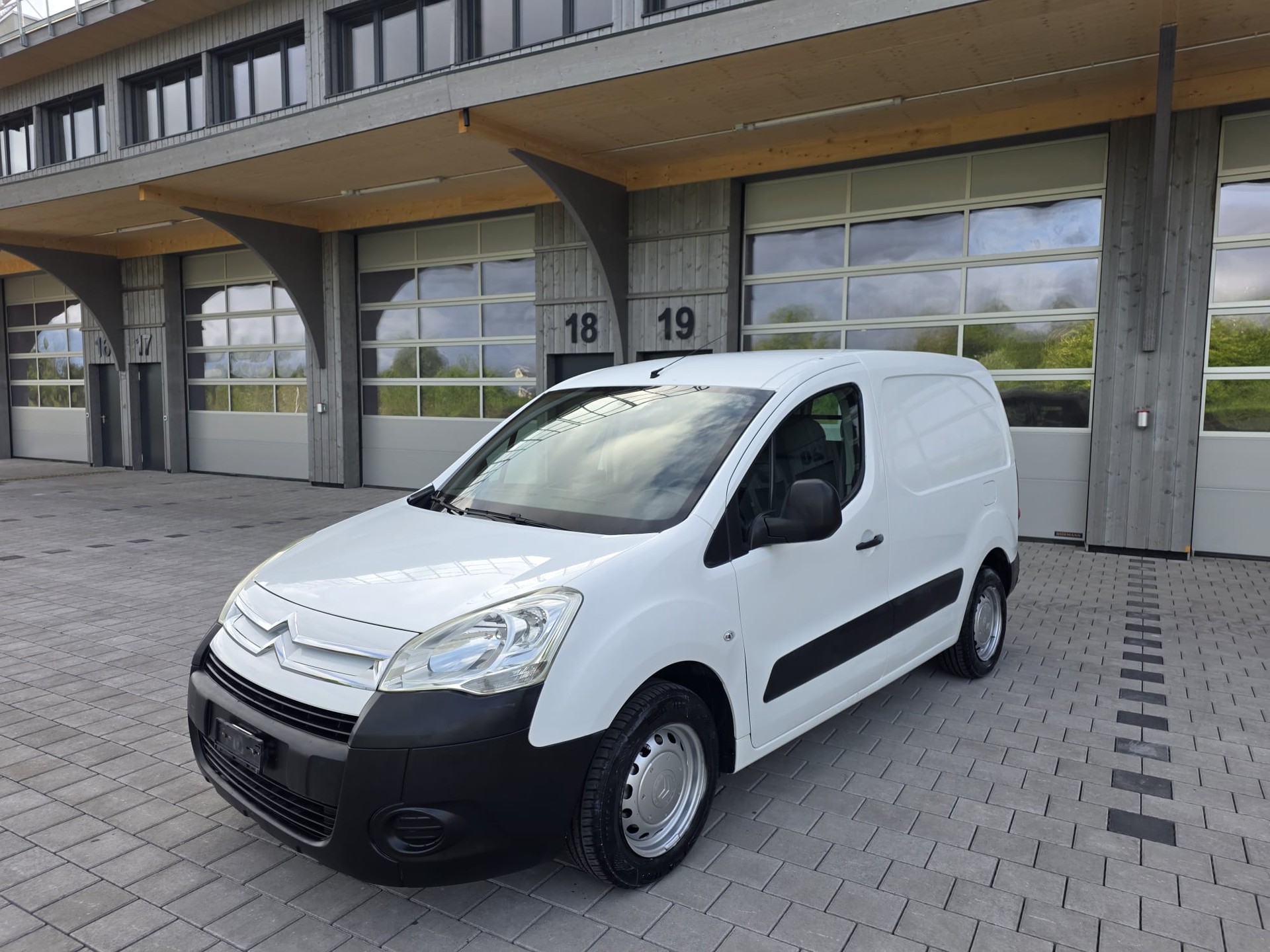 CITROEN Berlingo 1.6i 600-image-3