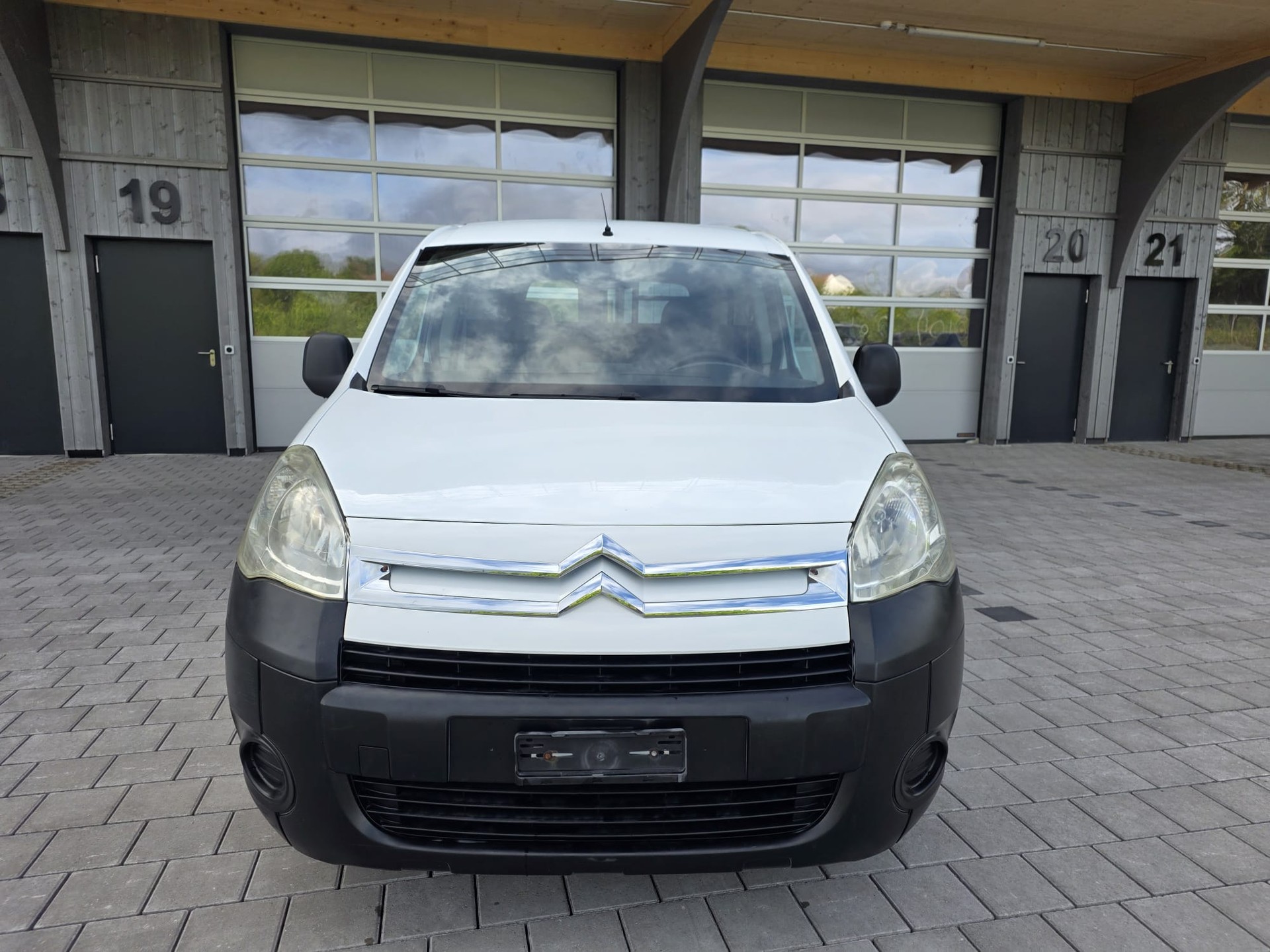 CITROEN Berlingo 1.6i 600-image-1