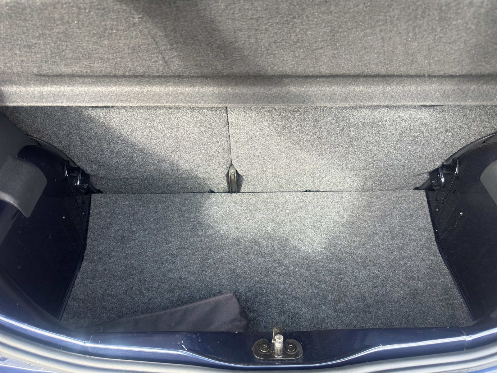 VW Up 1.0 BMT EcoFuel club up-image-5