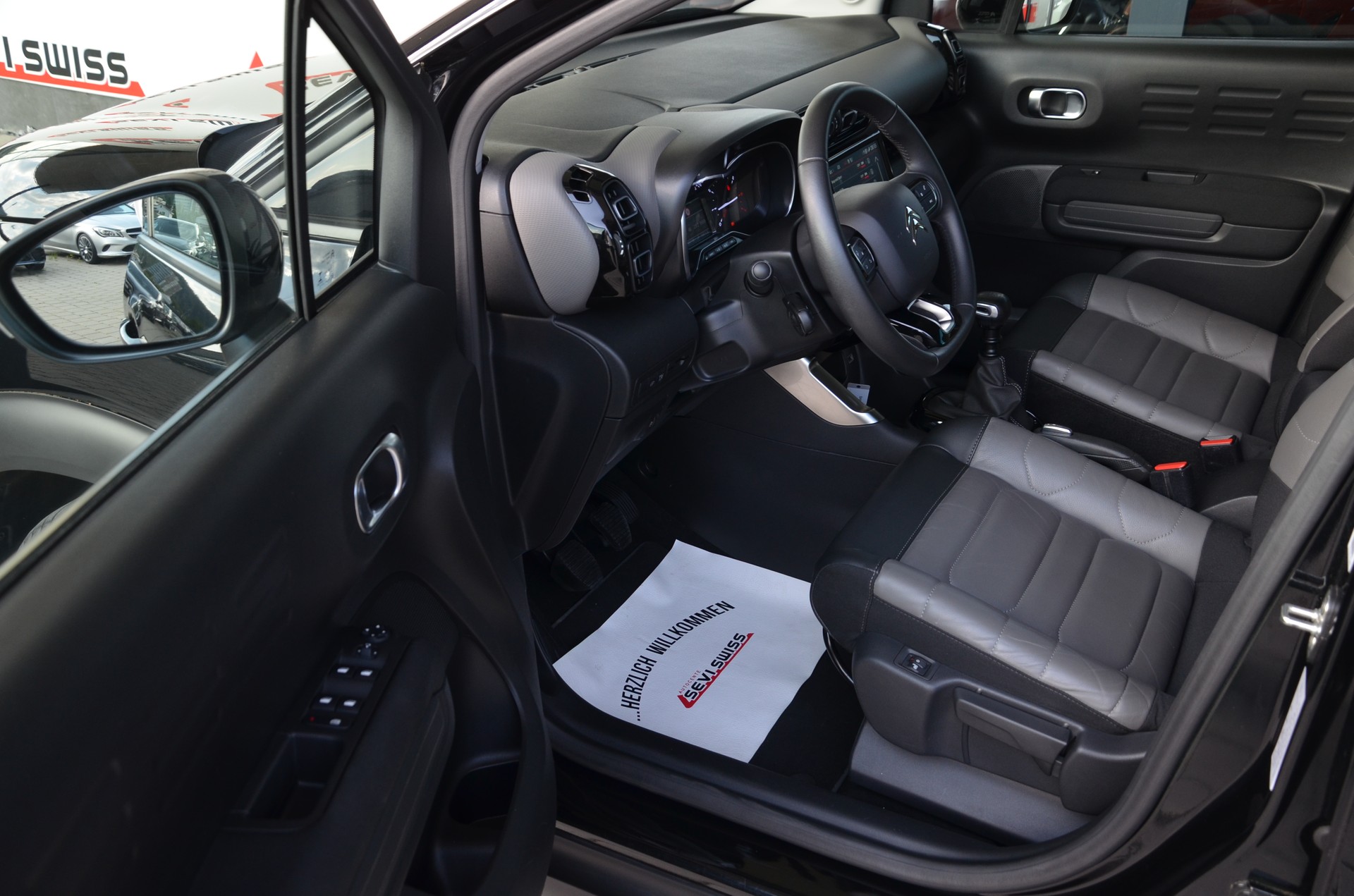 CITROEN C3 Aircross 1.2i PureTech Shine*Frisch ab MFK,1 Jahr oder 20000km Garantie auf Motor und Getriebe*-image-9