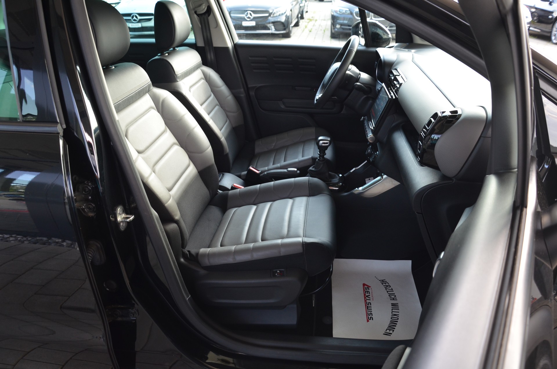 CITROEN C3 Aircross 1.2i PureTech Shine*Frisch ab MFK,1 Jahr oder 20000km Garantie auf Motor und Getriebe*-image-12