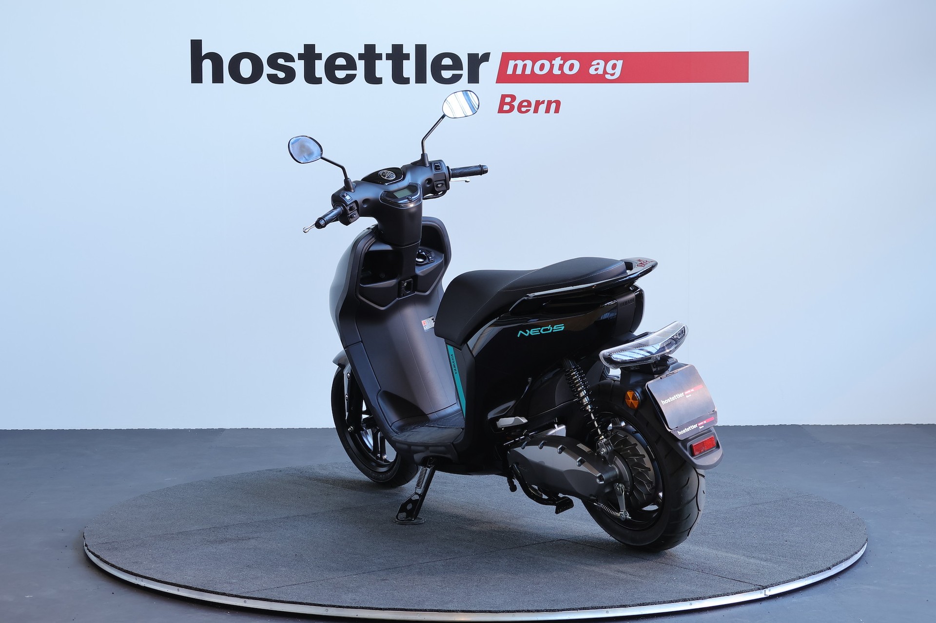 YAMAHA NEO's-showroom-element-3