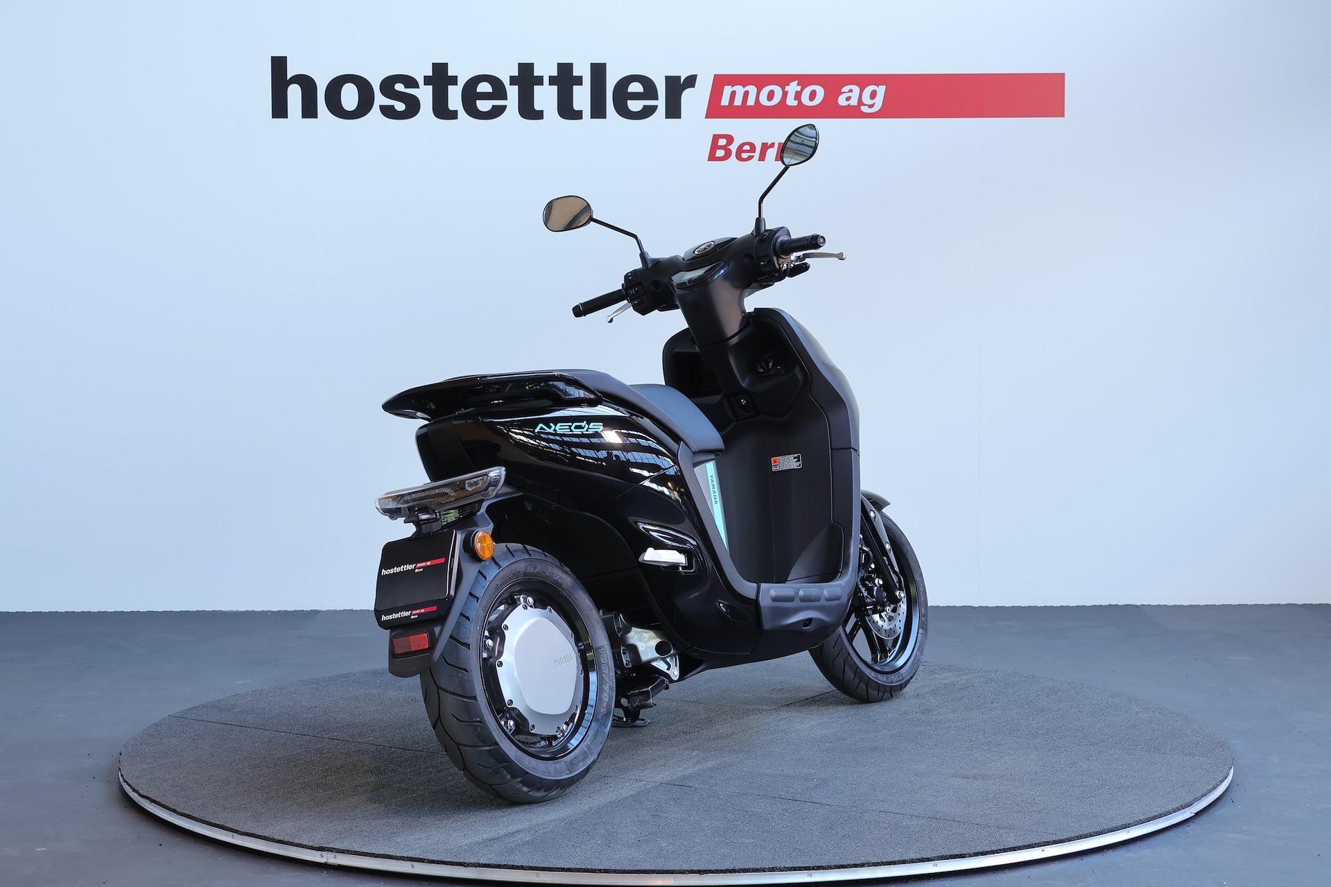 YAMAHA NEO's-showroom-element-2