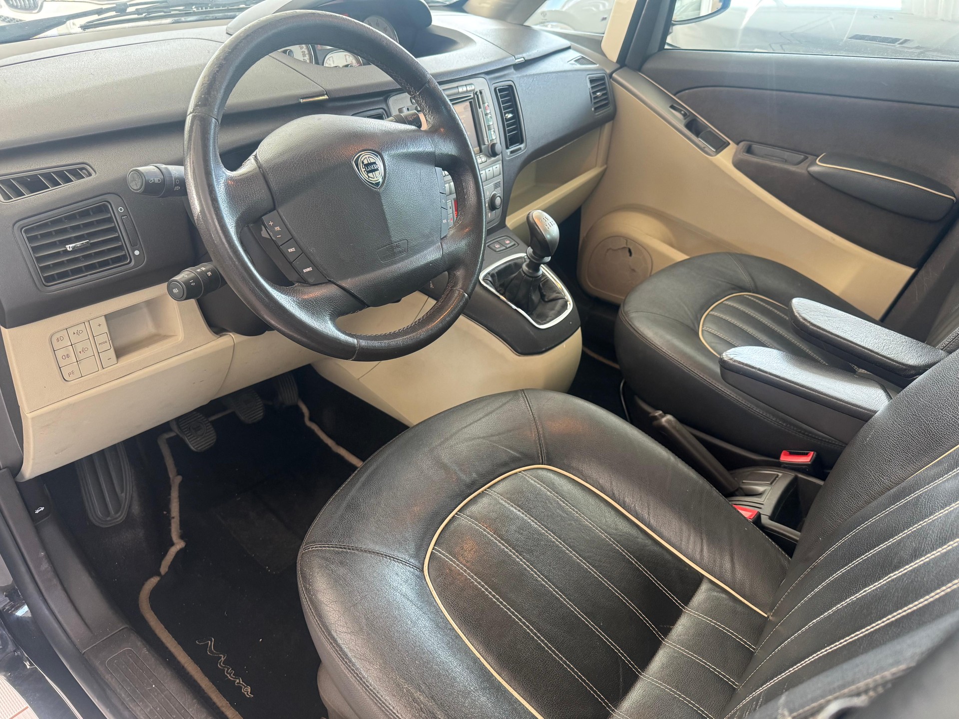 LANCIA Musa 1.4 16V Platino-showroom-element-3