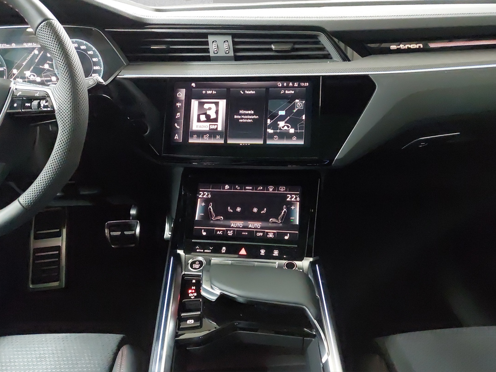 AUDI Q8 50 e-tron Black Edition quattro-image-7