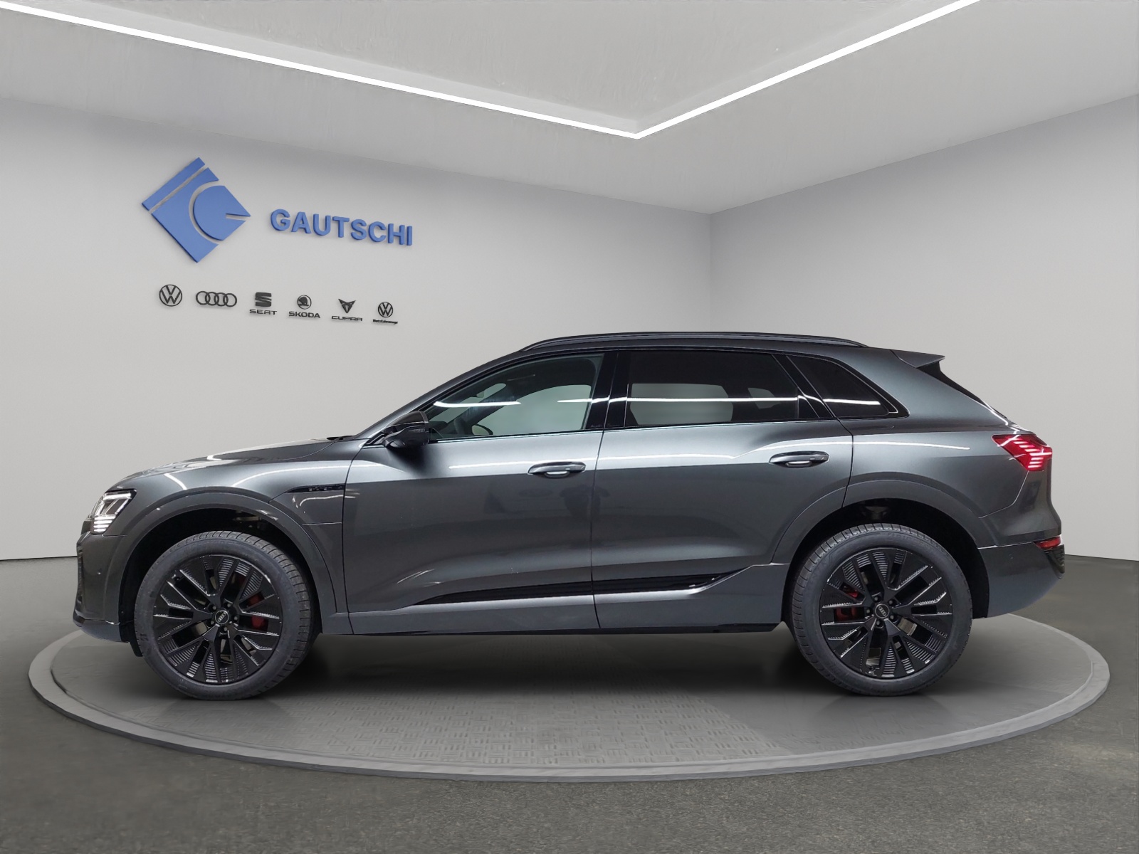 AUDI Q8 50 e-tron Black Edition quattro-image-1