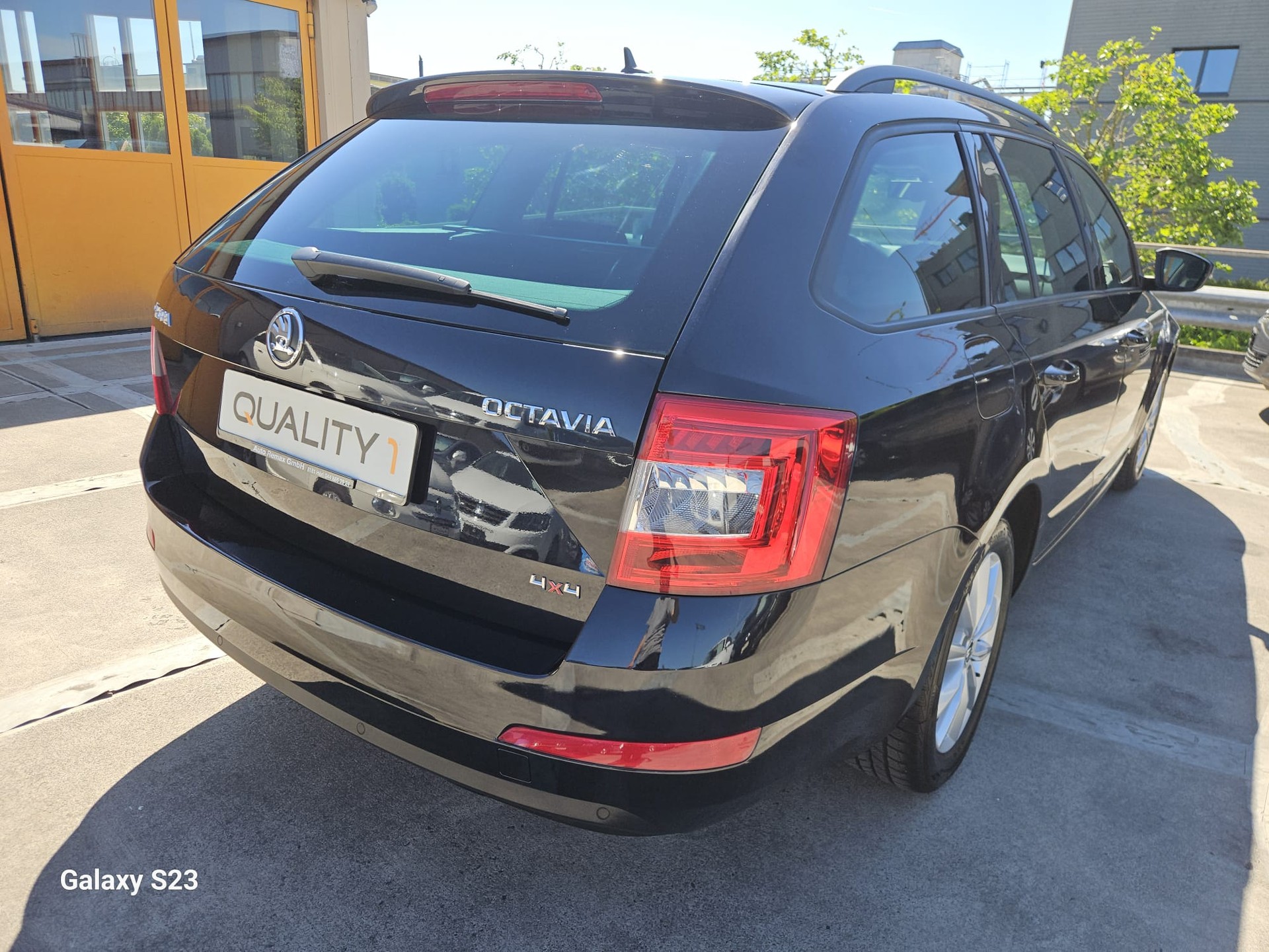 SKODA Octavia Combi 2.0 TDI Ambition 4x4-showroom-element-2