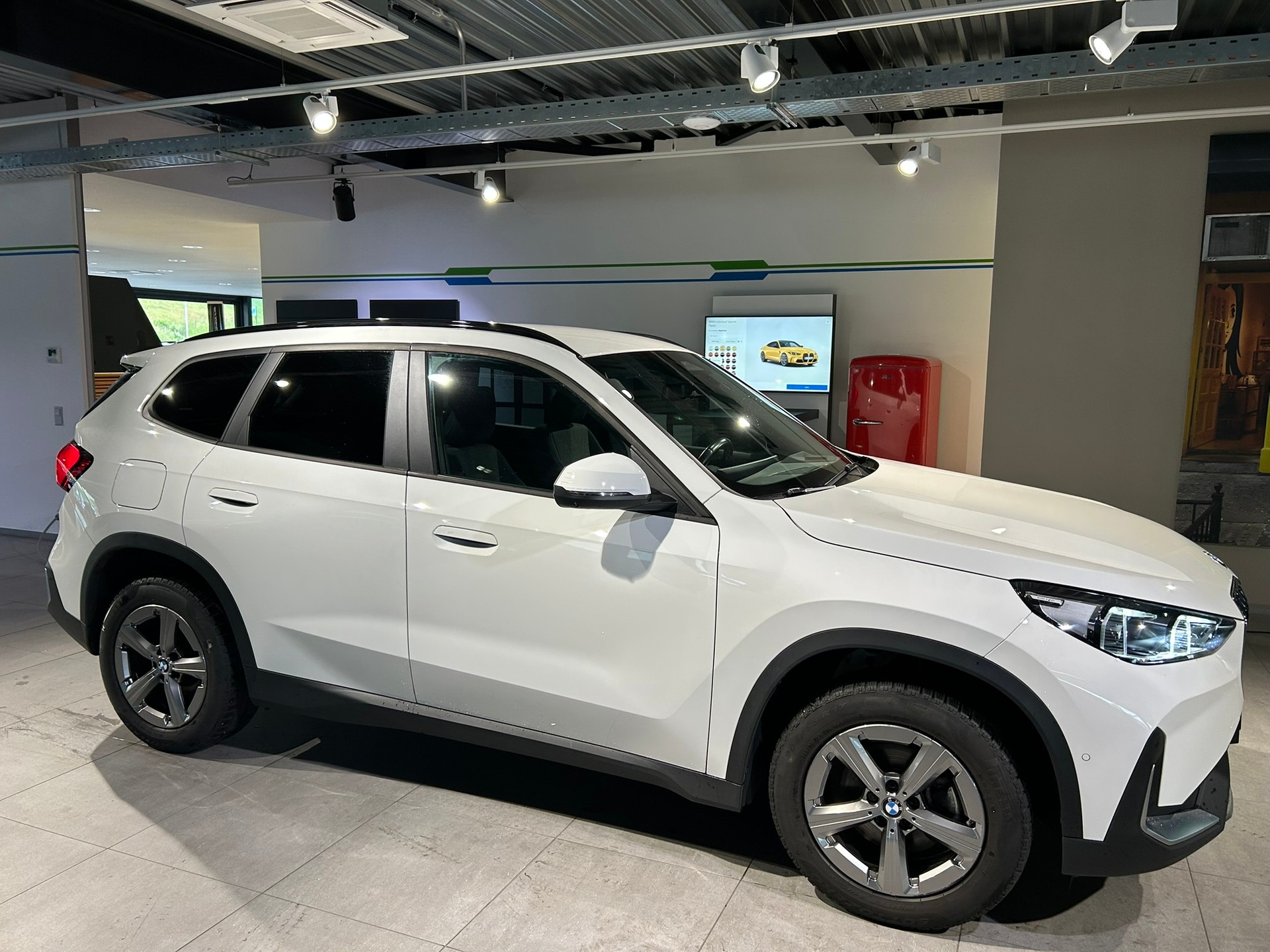 BMW X1 sDrive 18i-image-4