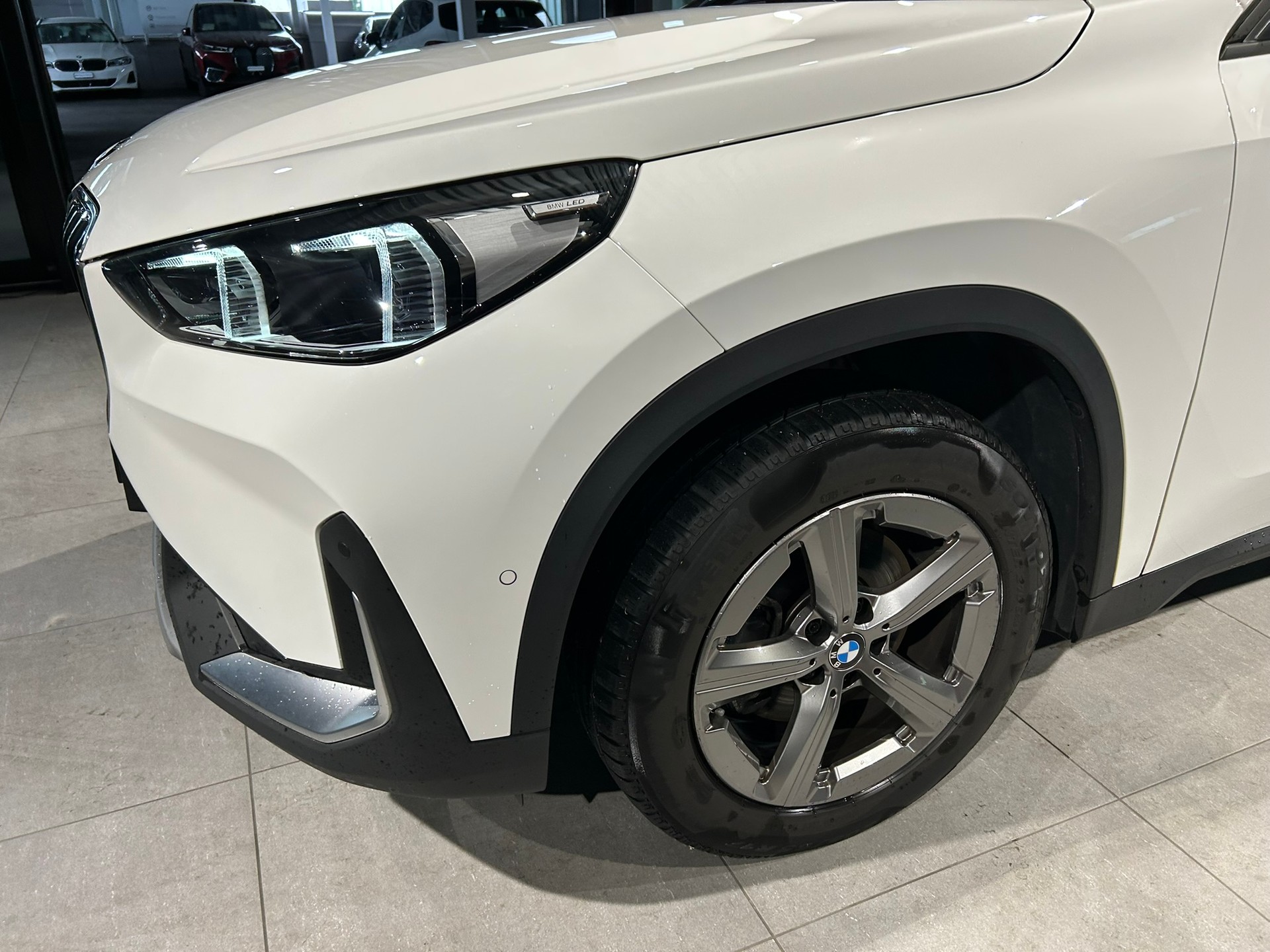 BMW X1 sDrive 18i-image-15