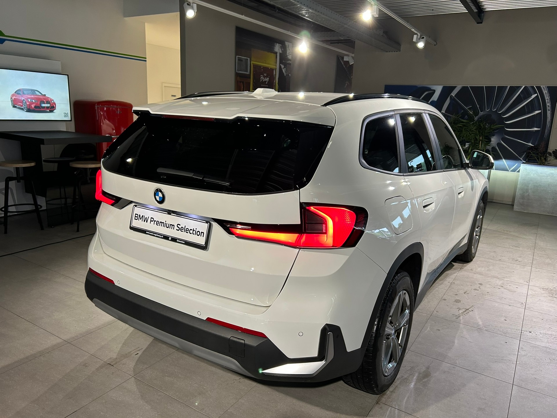 BMW X1 sDrive 18i-image-8