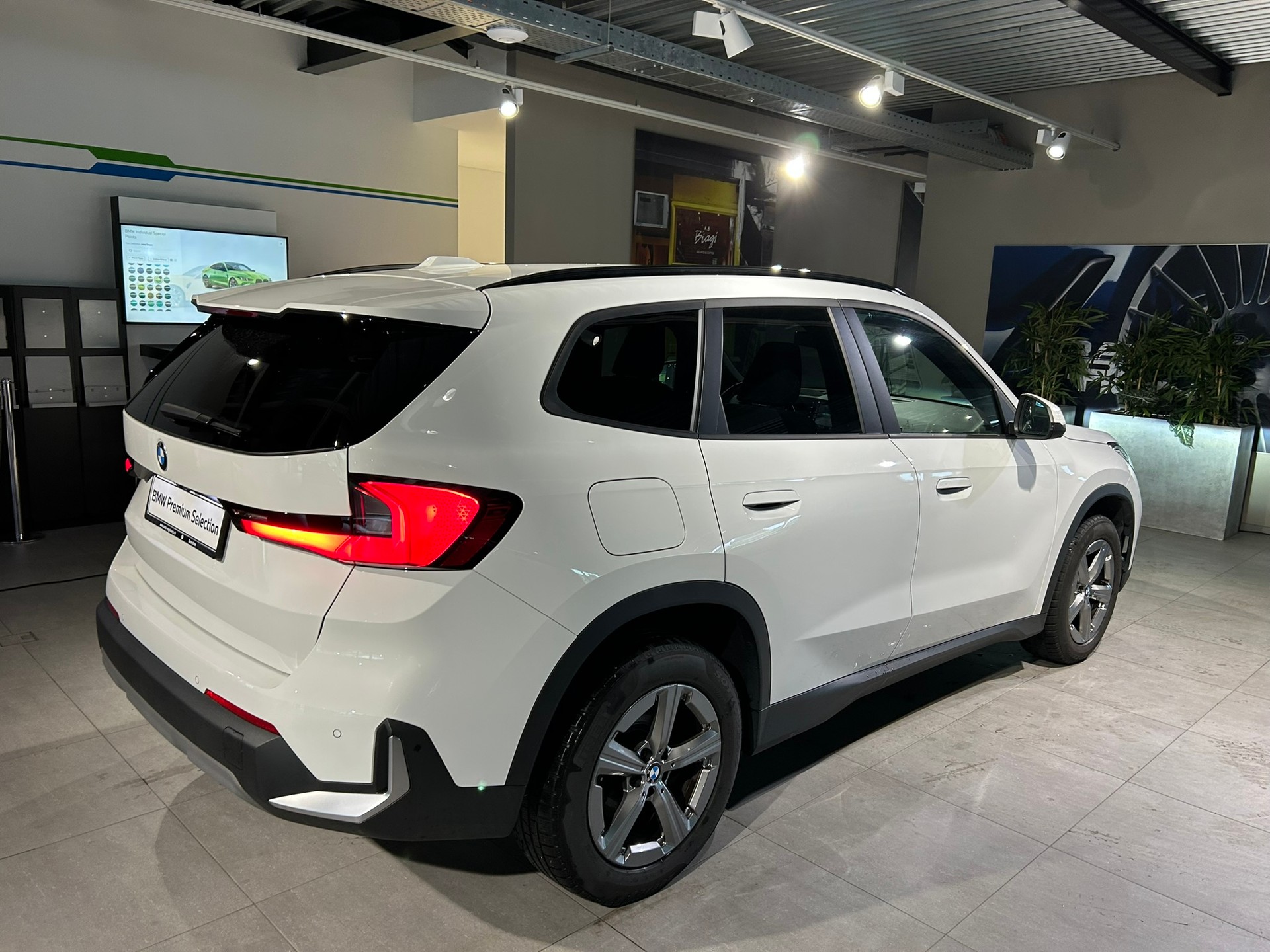 BMW X1 sDrive 18i-image-6