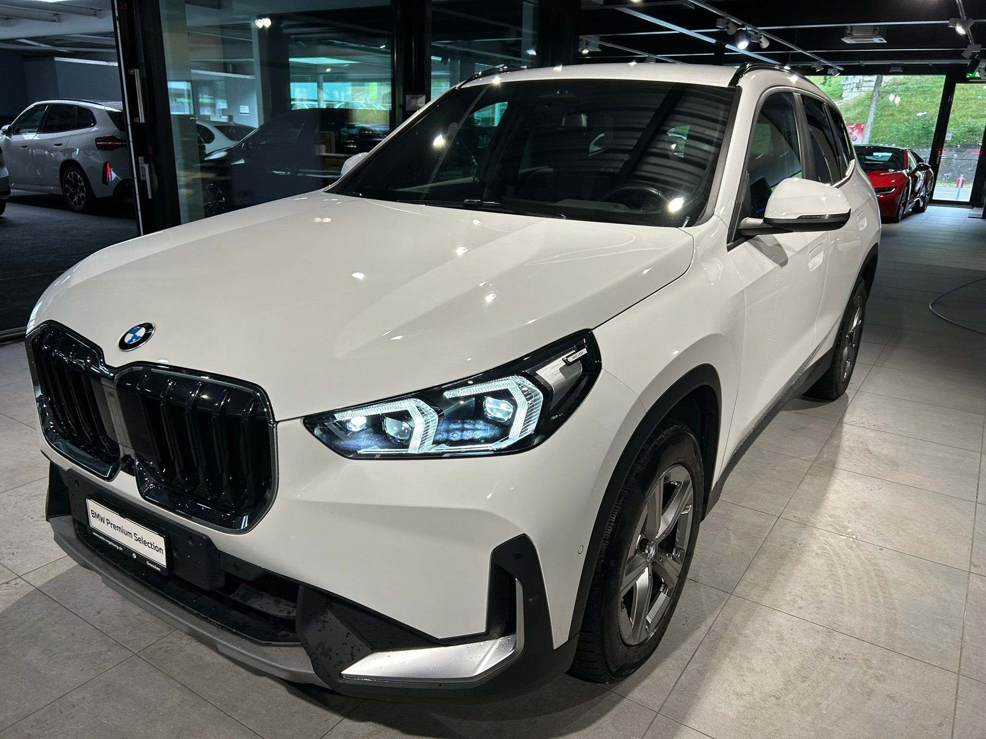 BMW X1 sDrive 18i-image-1