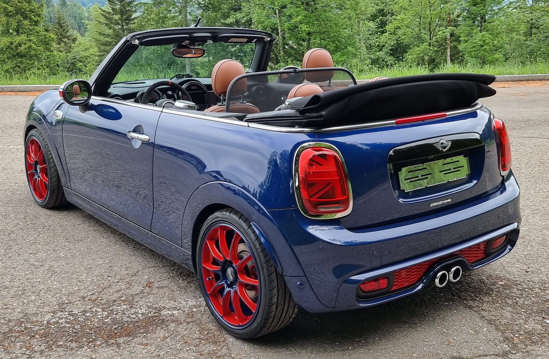 MINI 2.0i Cooper S / UB John Cooper Works-image-1