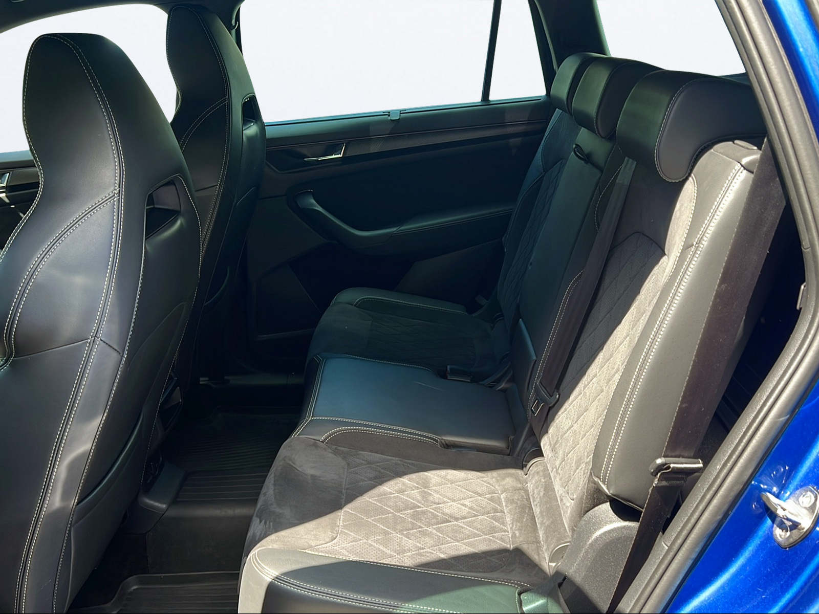 SKODA Kodiaq 2.0 TSI 4x4 Sport Line-image-13