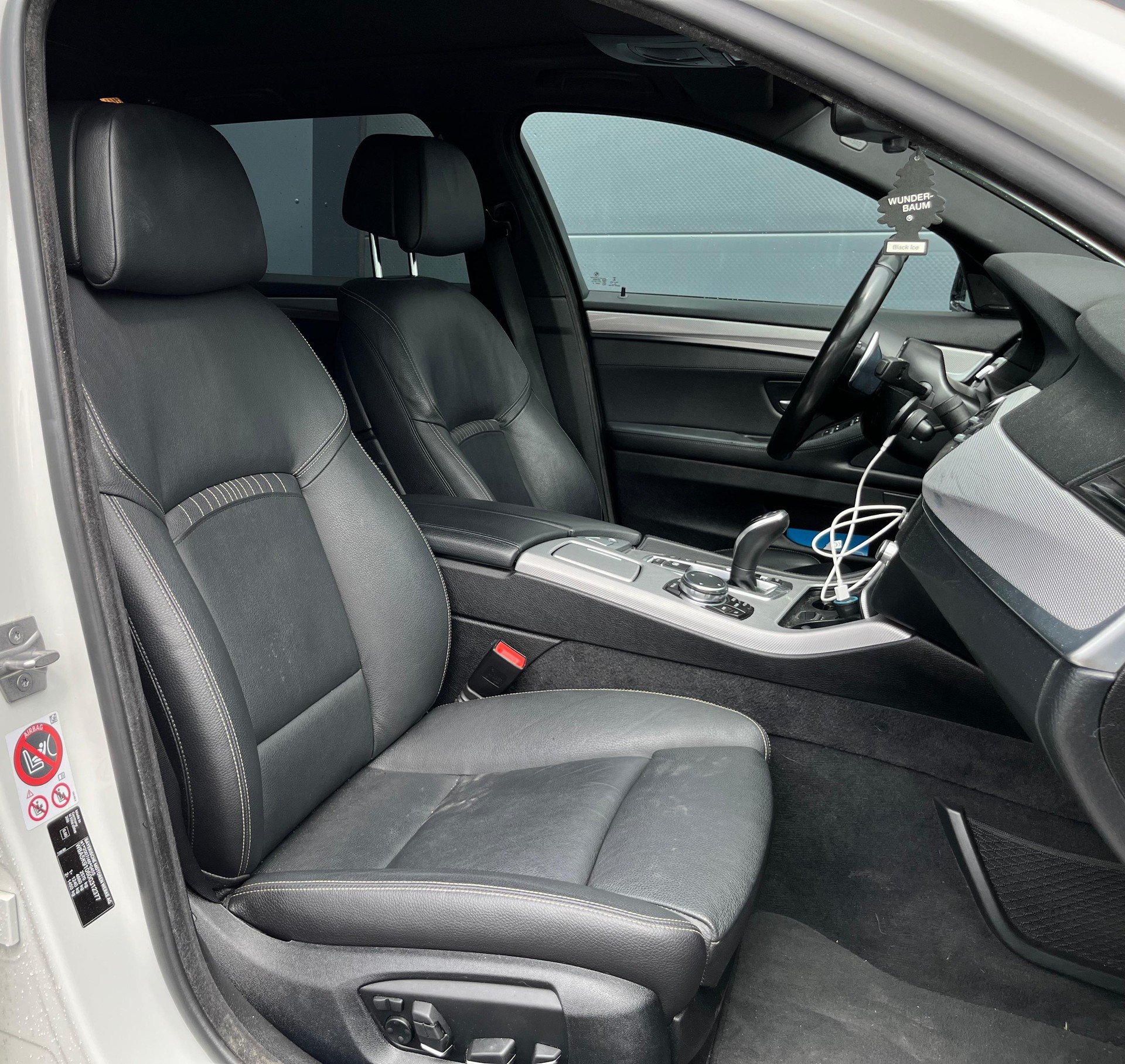 BMW M550d Touring xDrive Steptronic-image-22