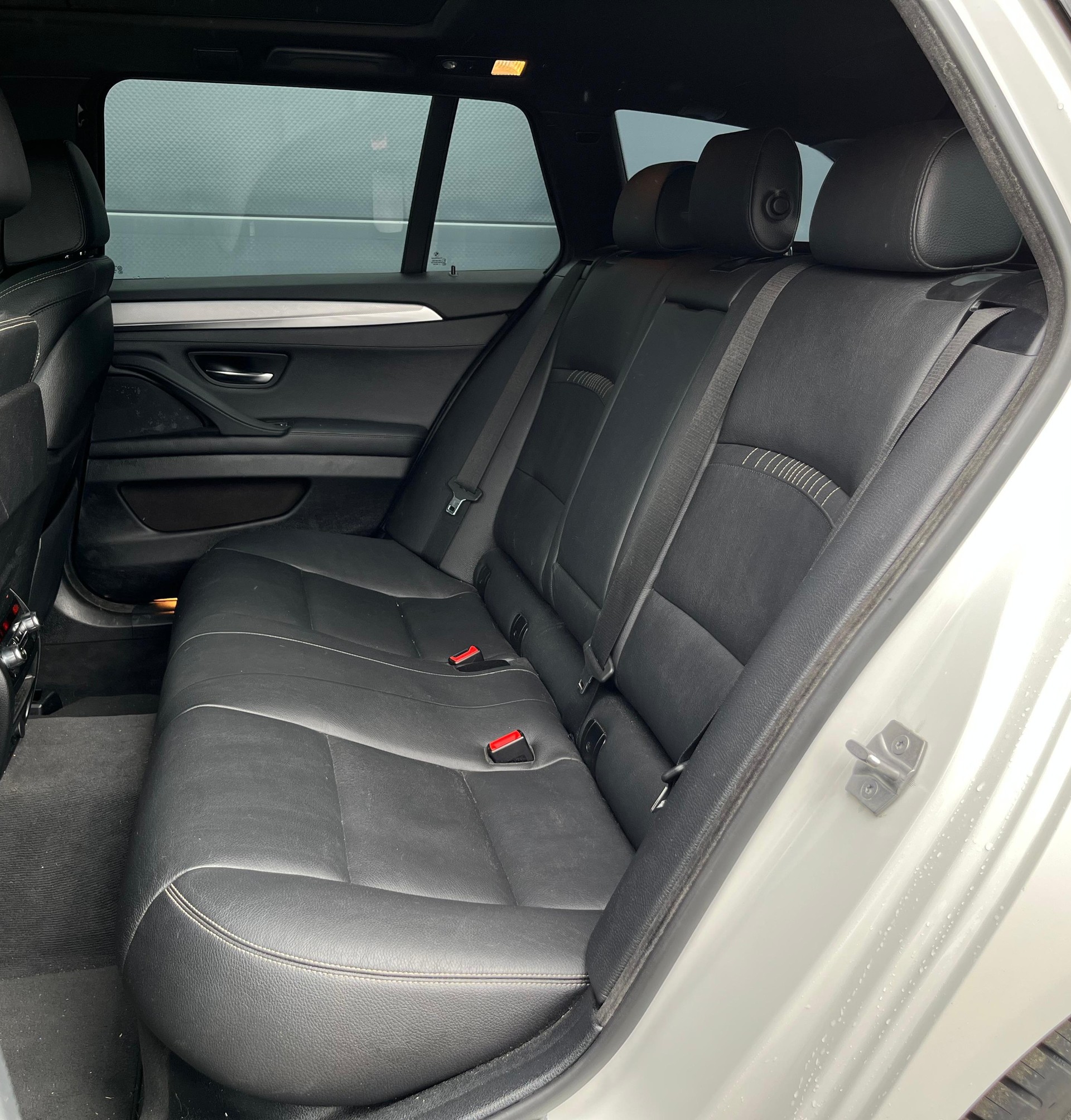 BMW M550d Touring xDrive Steptronic-image-13