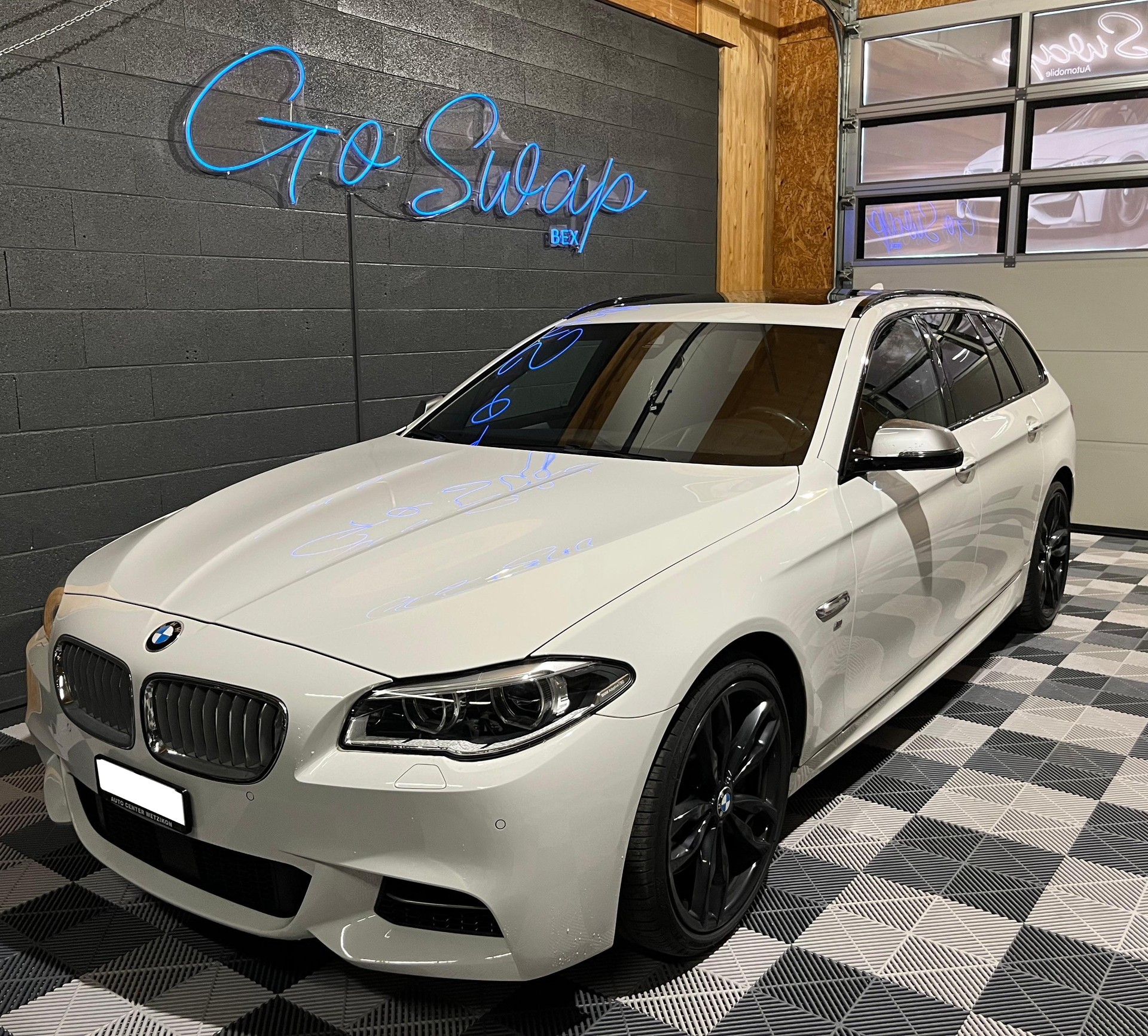 BMW M550d Touring xDrive Steptronic-image-3