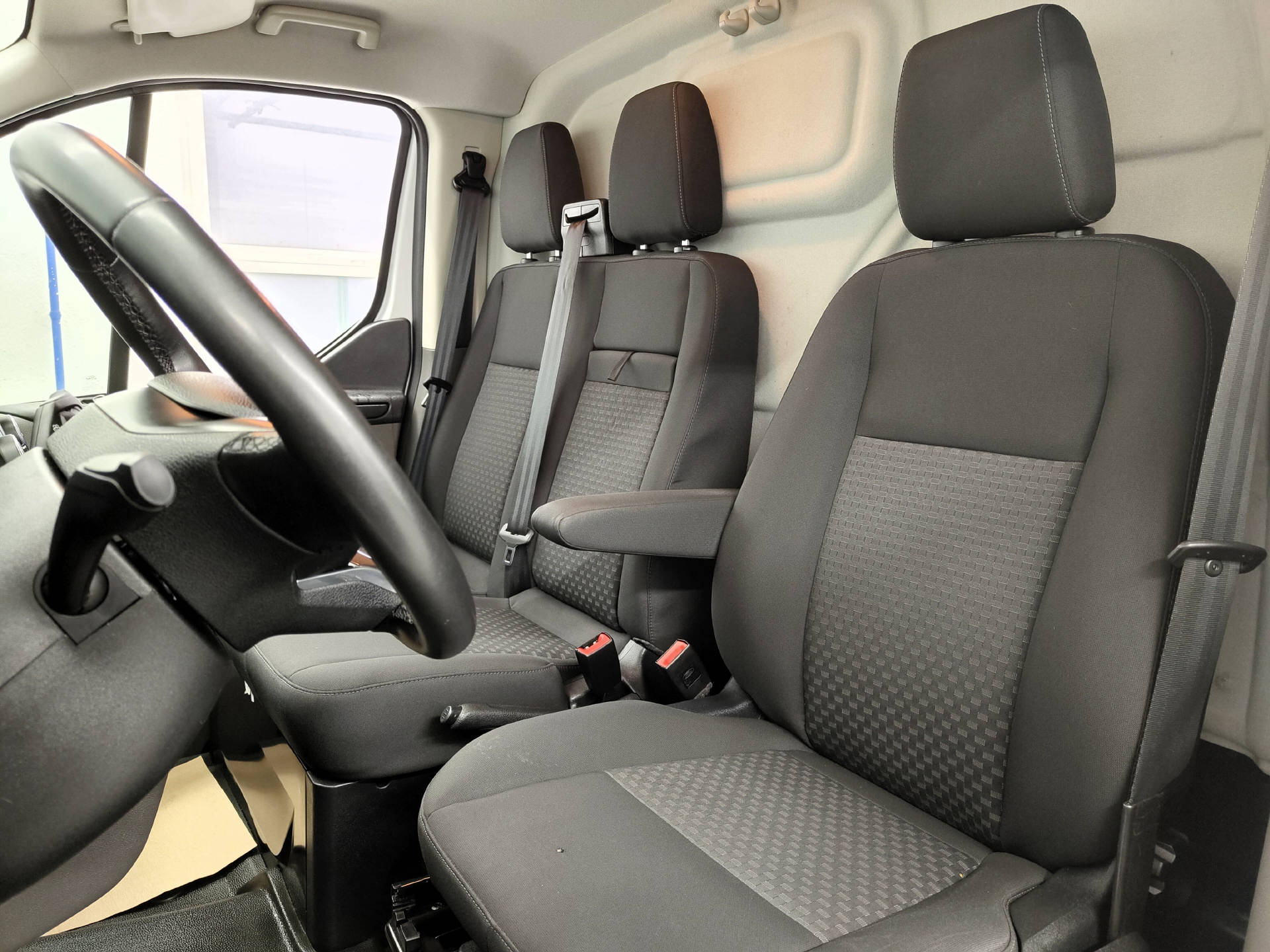 FORD Transit Custom Van 320 L2 2.0 TDCi 130 Trend-image-5