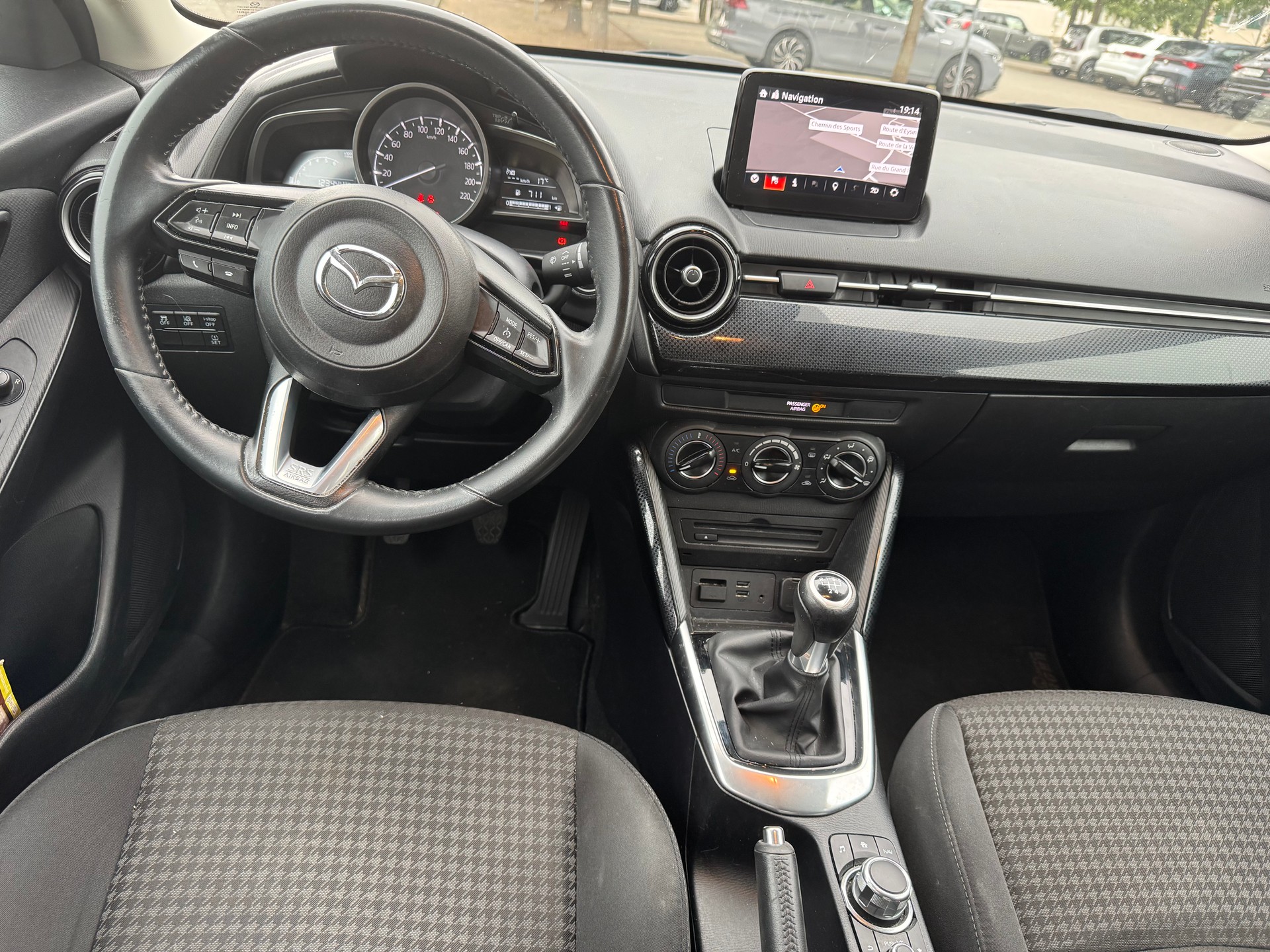 MAZDA 1.5 90 Ambition-image-2
