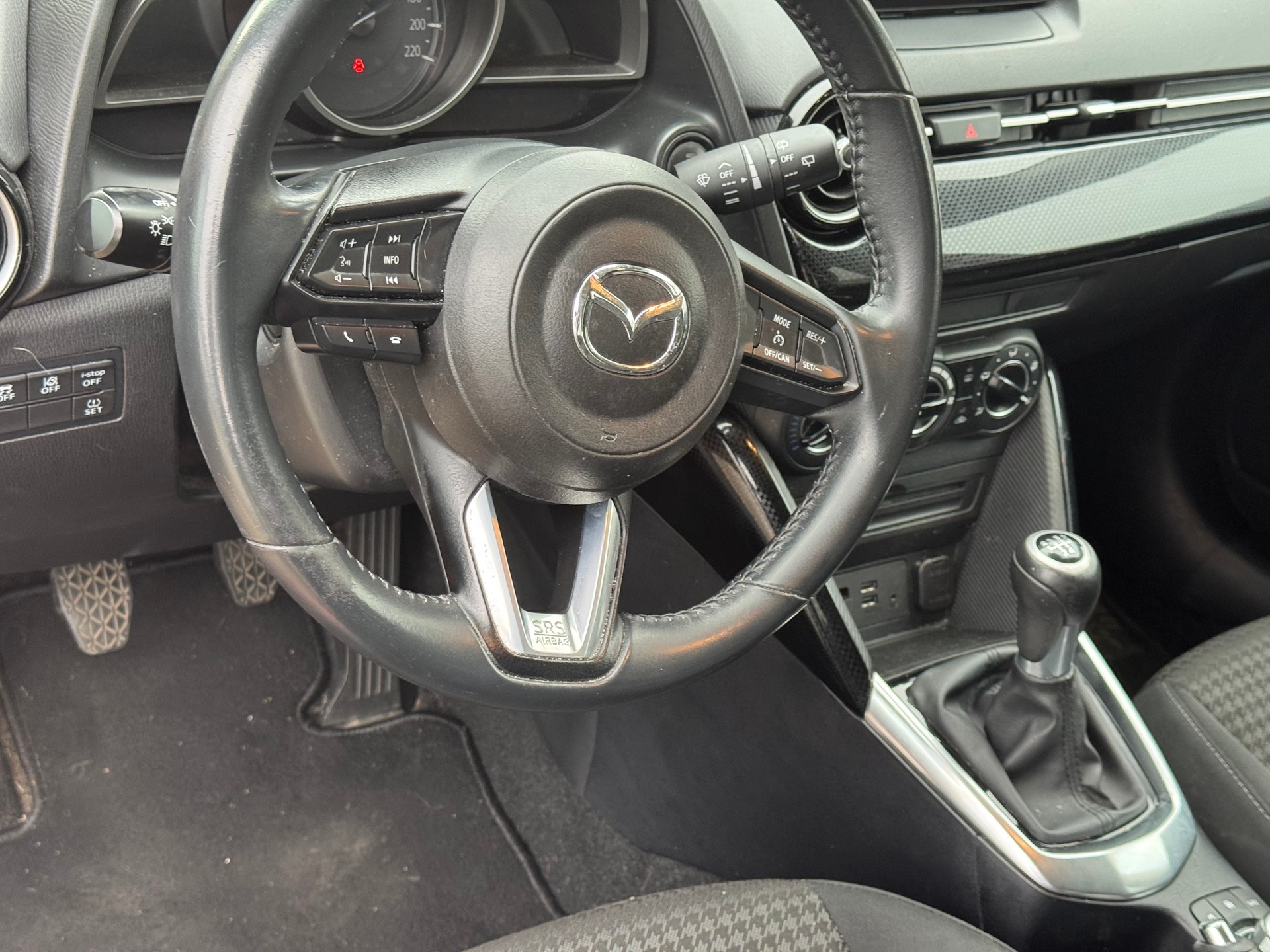 MAZDA 1.5 90 Ambition-image-3