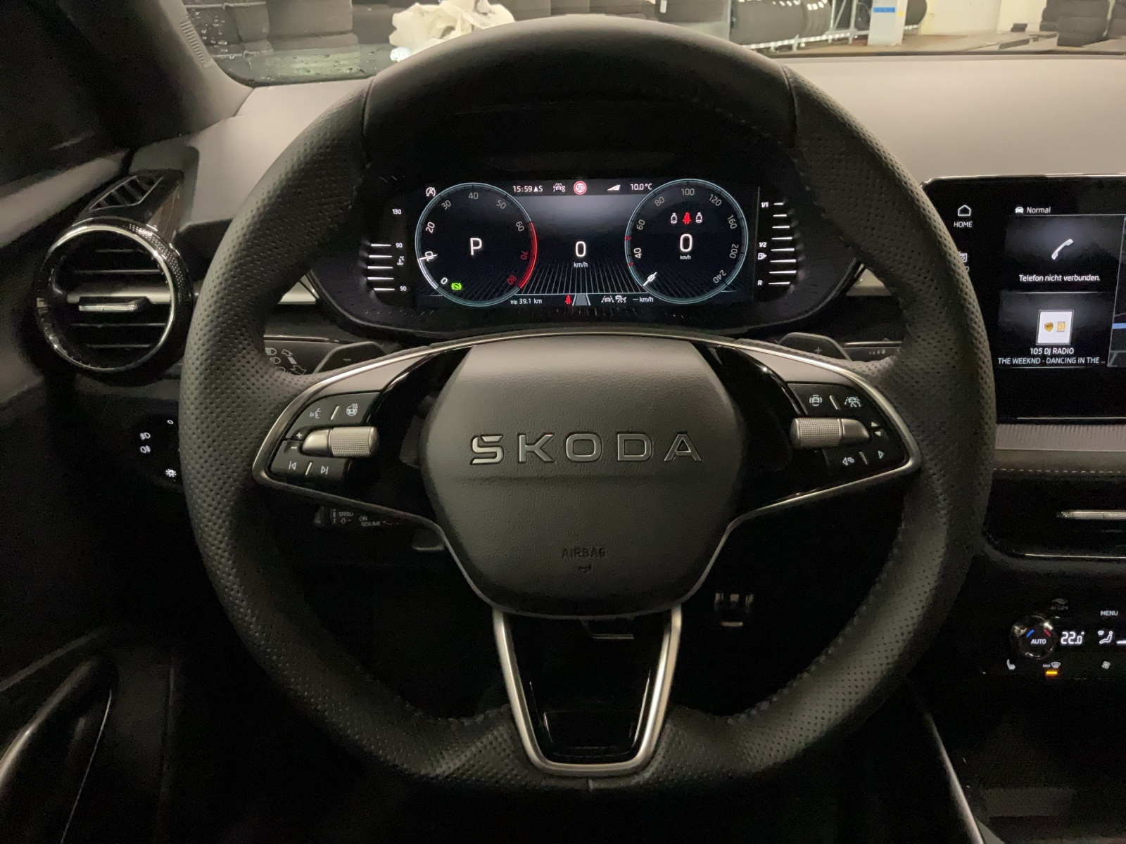SKODA Fabia 1.0 TSI Dynamic DSG-image-6