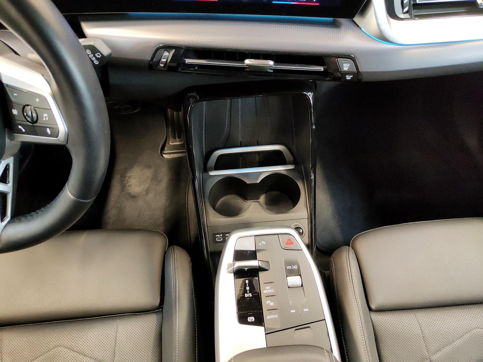 BMW 223i xDrive SDKG Active Tourer-image-12