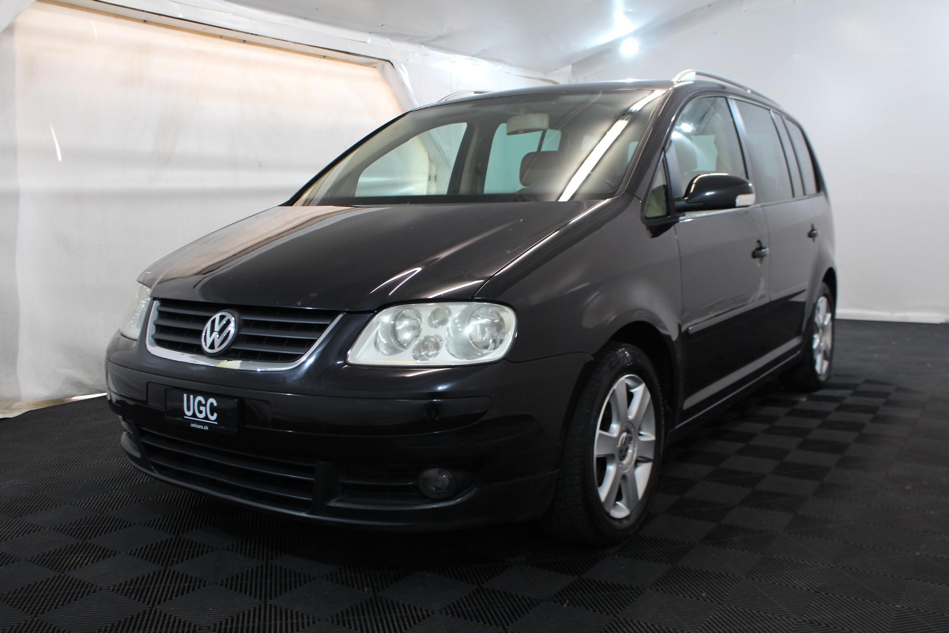 VW Touran 2.0 TDI DPF 140 Highline-showroom-element-2