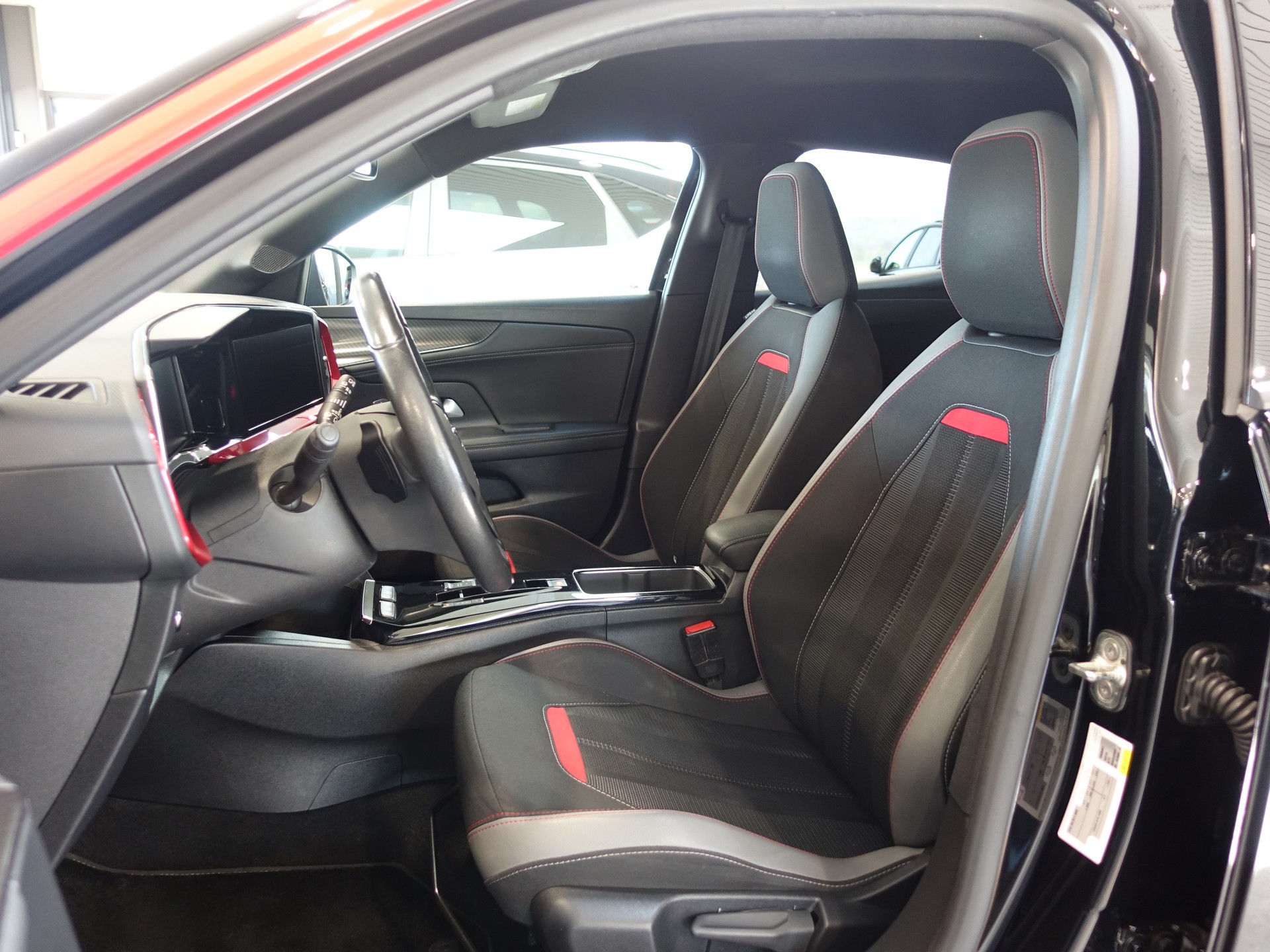 OPEL Mokka 1.2T GS Line Automat-image-16