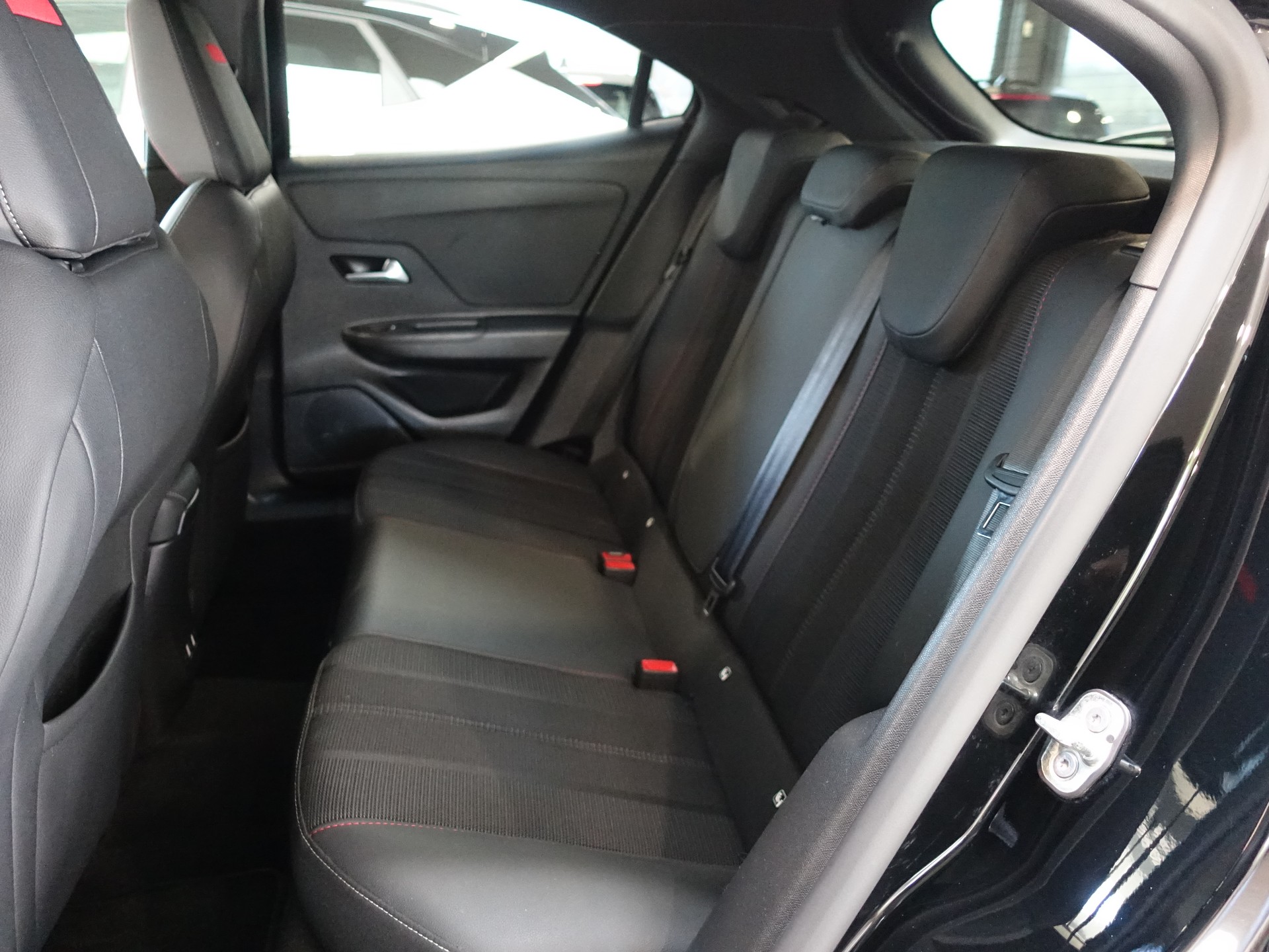 OPEL Mokka 1.2T GS Line Automat-image-17