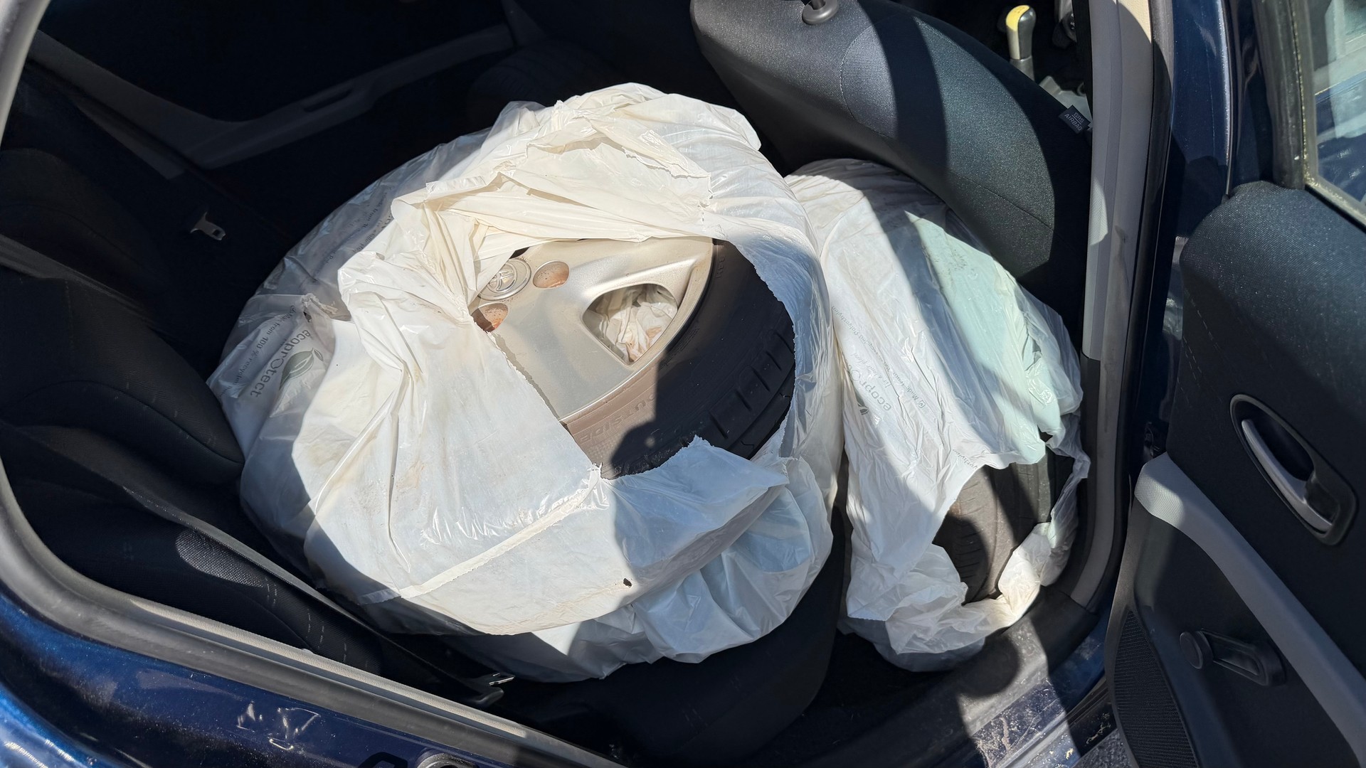 TOYOTA Yaris 1.3 Linea Sol-image-9