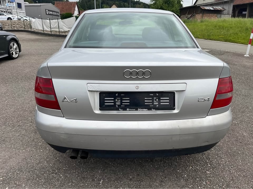 AUDI A4-image-5