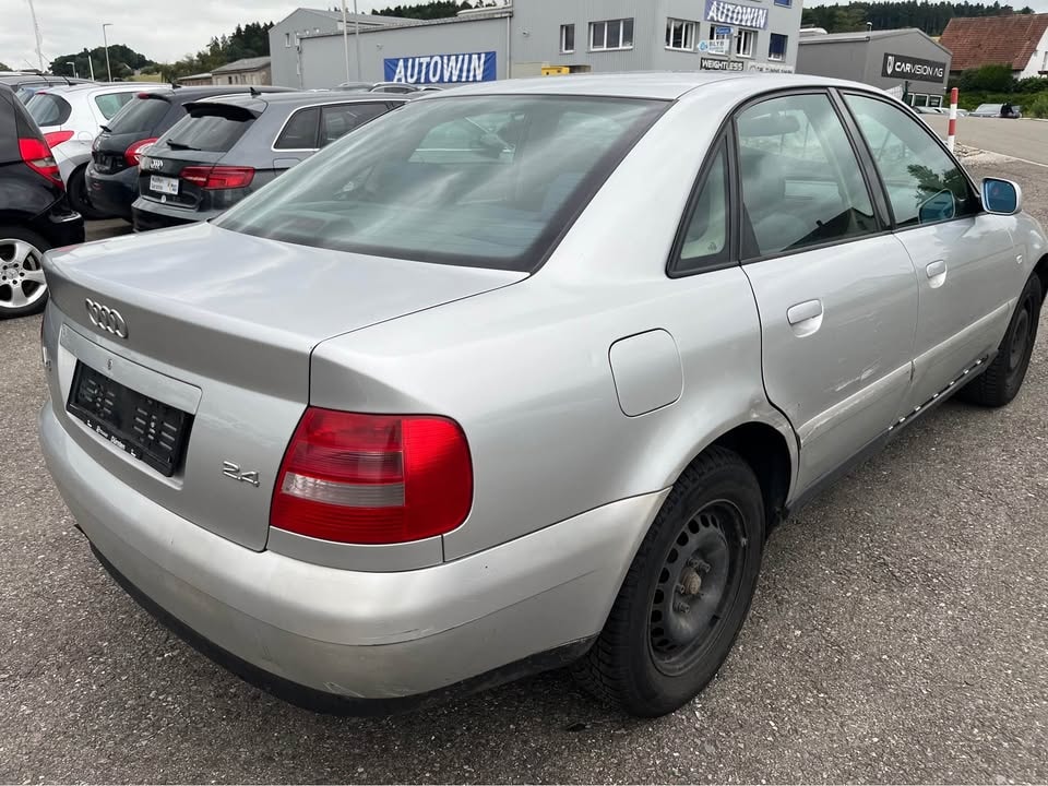 AUDI A4-image-3