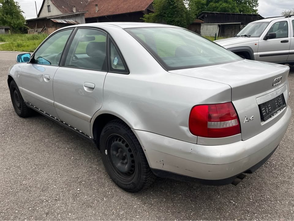 AUDI A4-image-4
