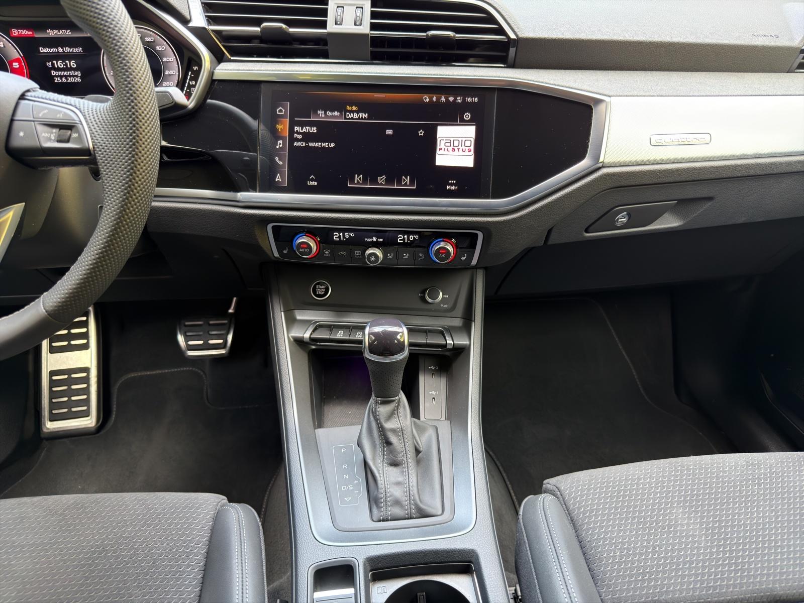 AUDI Q3 2.0 40 TDI S line quattro S-Tronic-image-10