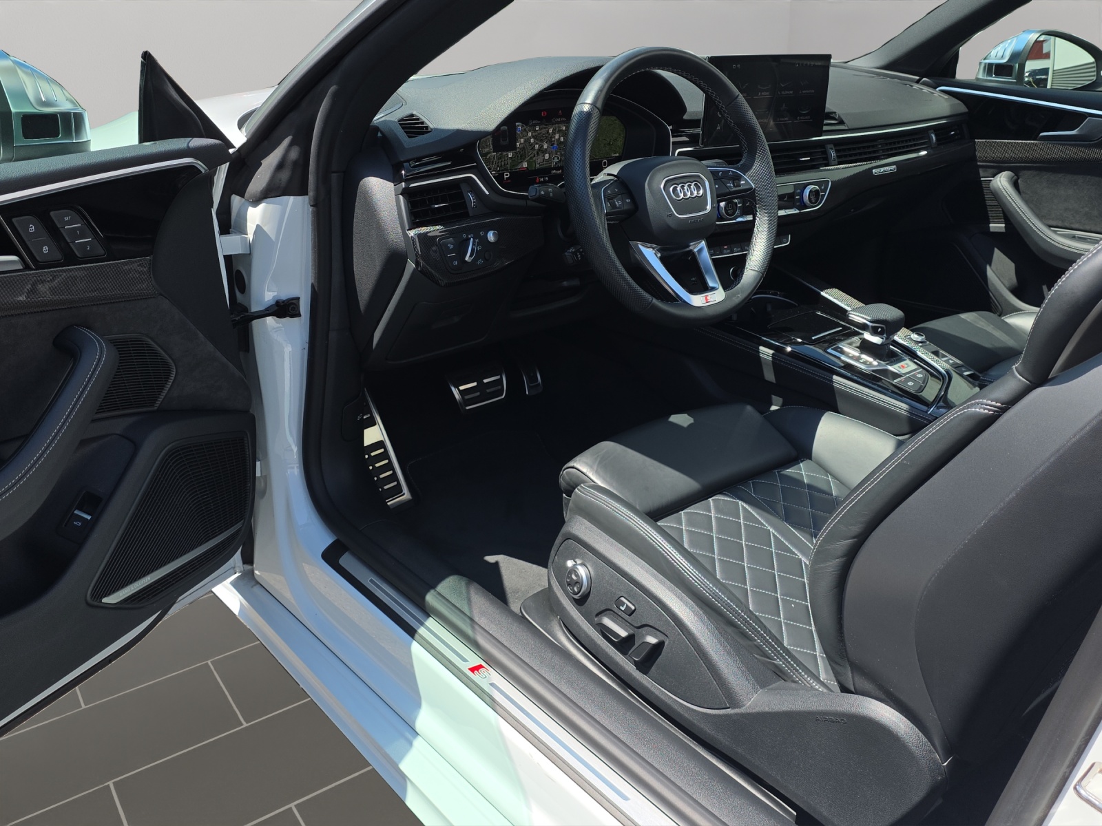 AUDI S5 Cabriolet 3.0 TFSI quattro tiptronic-image-7