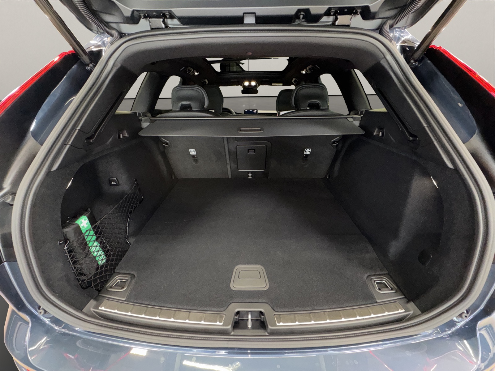VOLVO XC60 2.0 T8 TE Black Edition eAWD-image-15