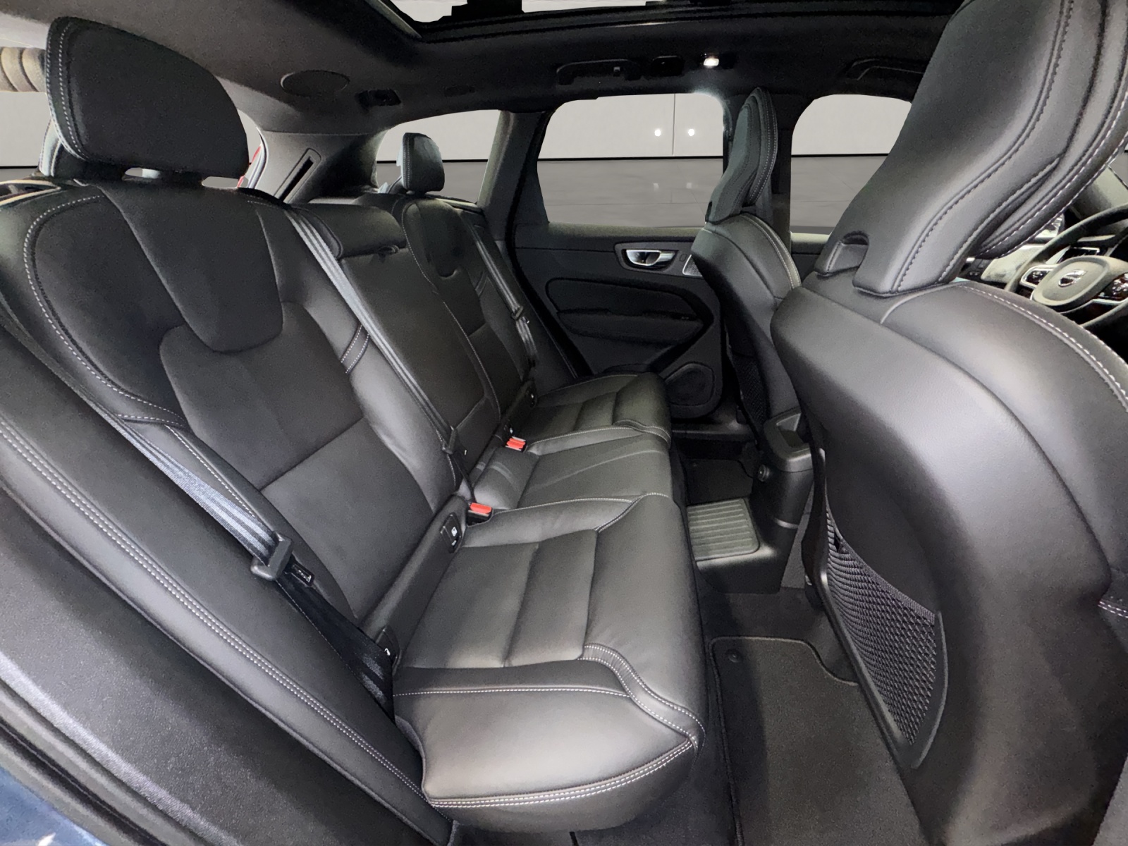 VOLVO XC60 2.0 T8 TE Black Edition eAWD-image-13