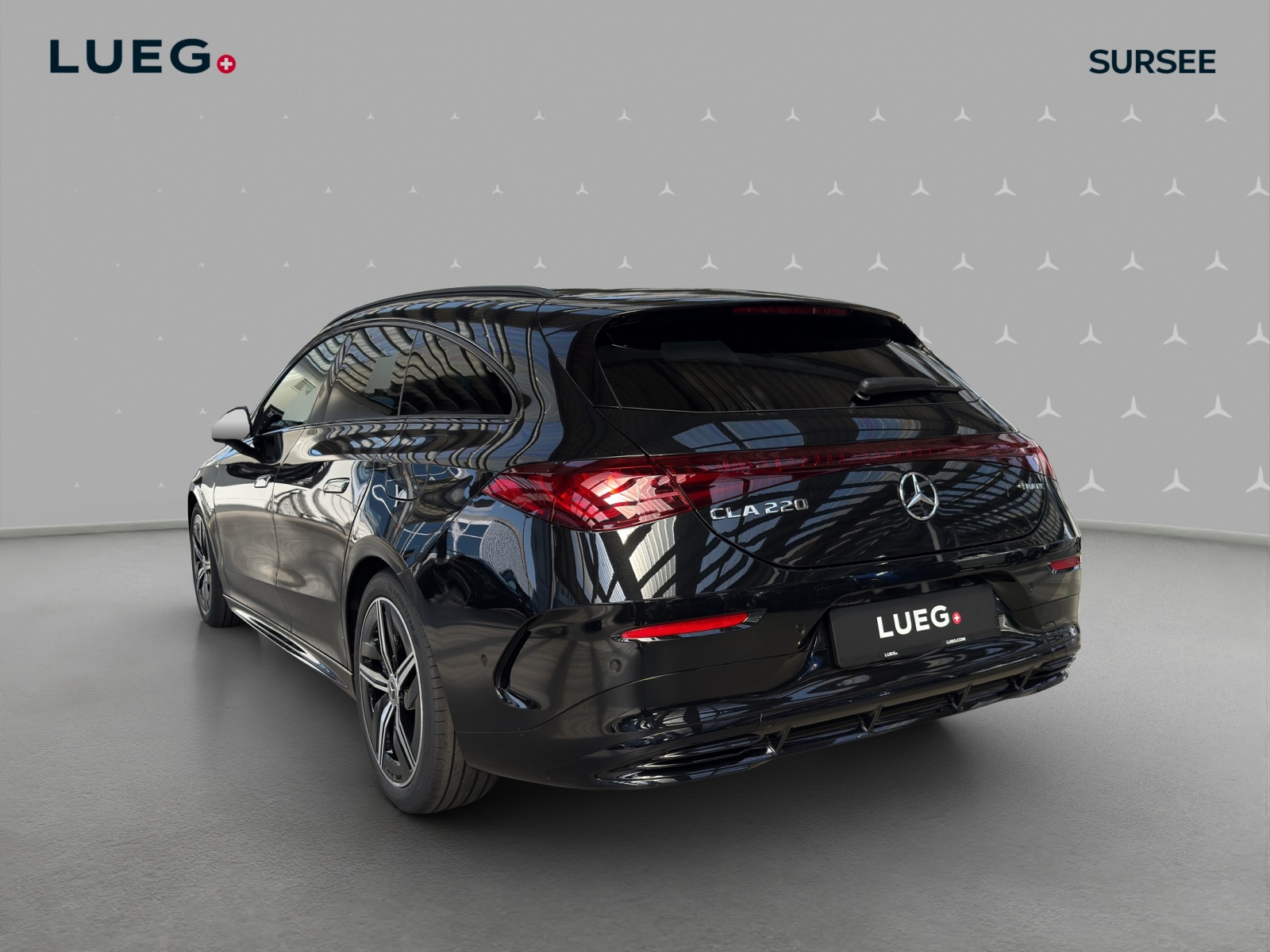 MERCEDES-BENZ CLA Shooting Brake 220 4Matic 8G-DCT-image-2