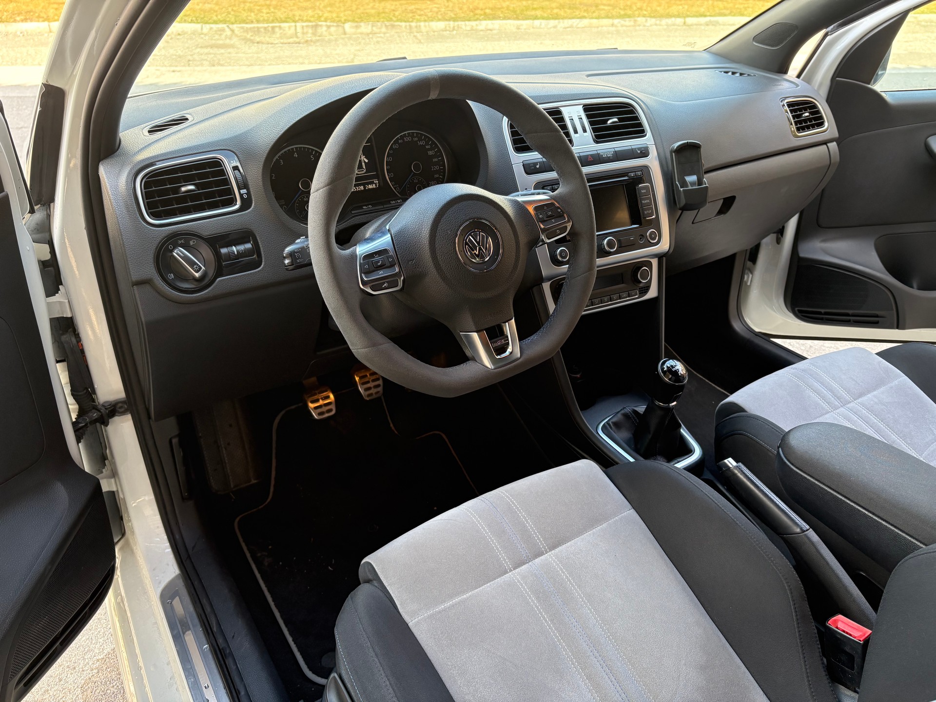 VW POLO-image-4