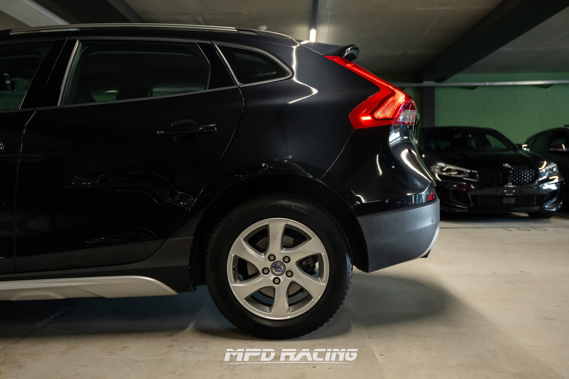 VOLVO V40 Cross Country T4 2.0 AWD Family Ed. Geartr.-image-8