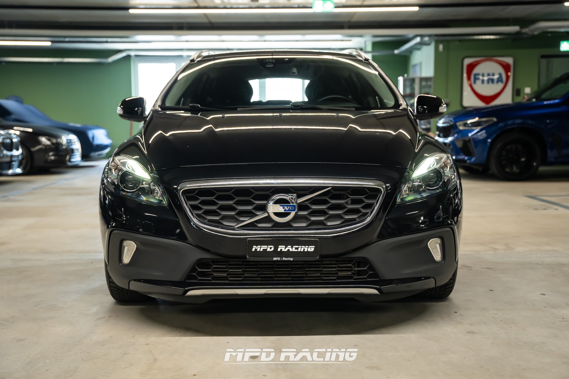 VOLVO V40 Cross Country T4 2.0 AWD Family Ed. Geartr.-image-2