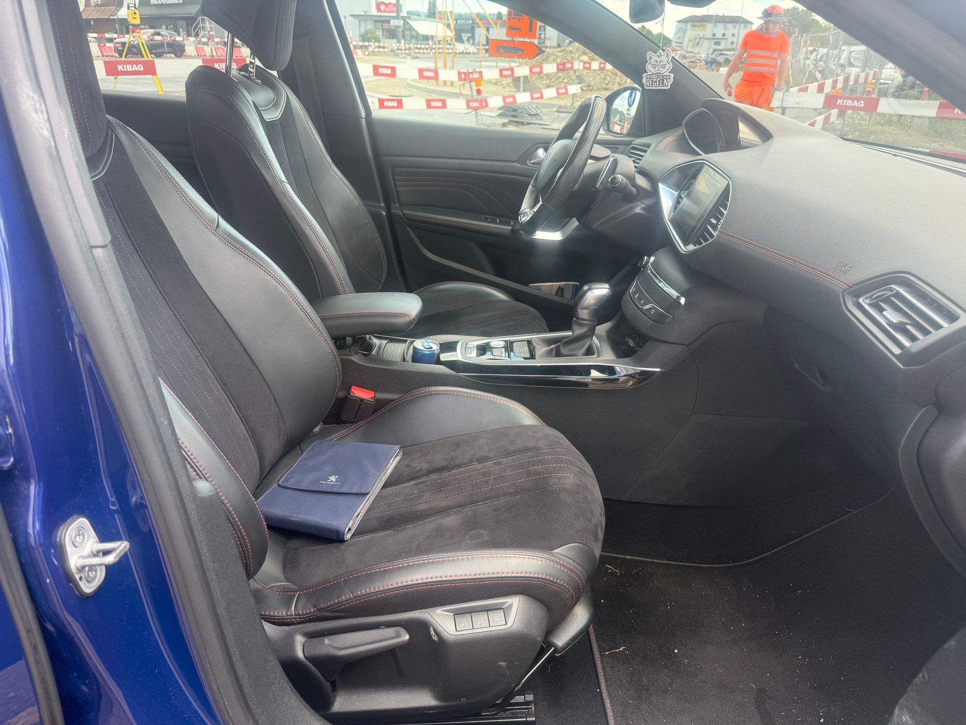 PEUGEOT 308 SW 2.0 BlueHDI GT Automatic-image-11